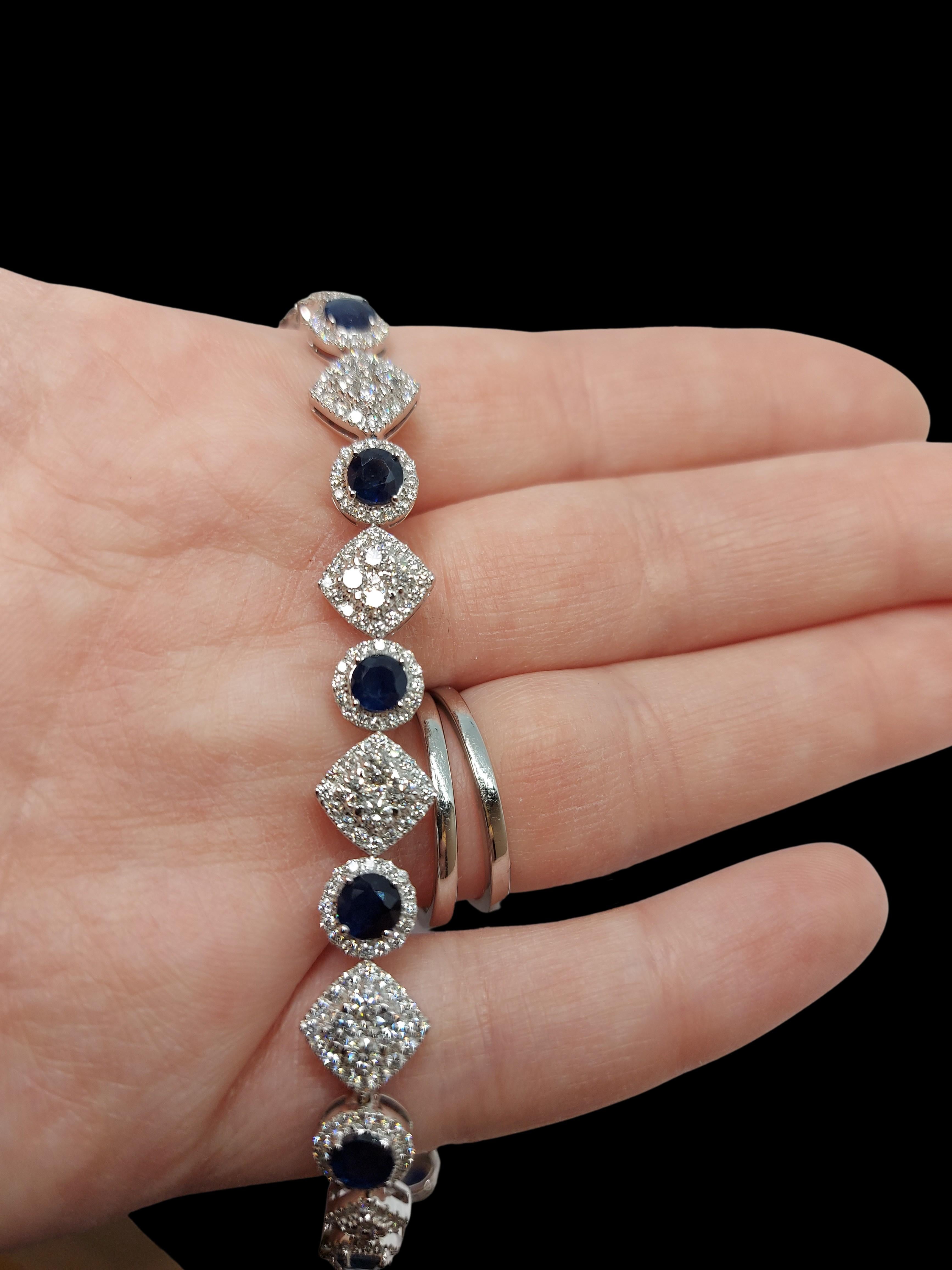 18kt White Gold 11.35ct Sapphire & 6.2 Ct Diamonds Tennis Necklace In New Condition For Sale In Antwerp, BE