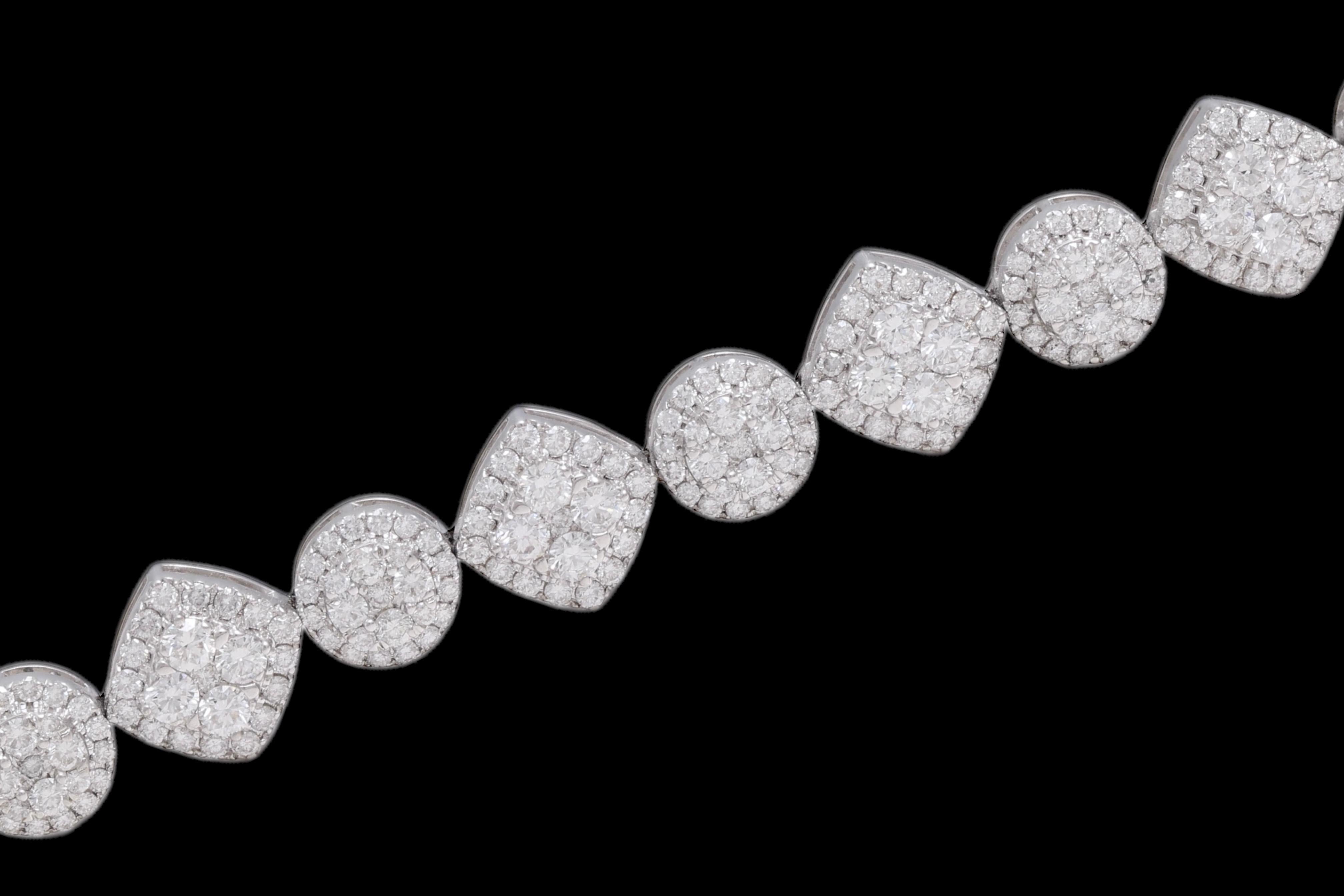 18kt White Gold 13.48ct Diamond Tennis Necklace For Sale 2