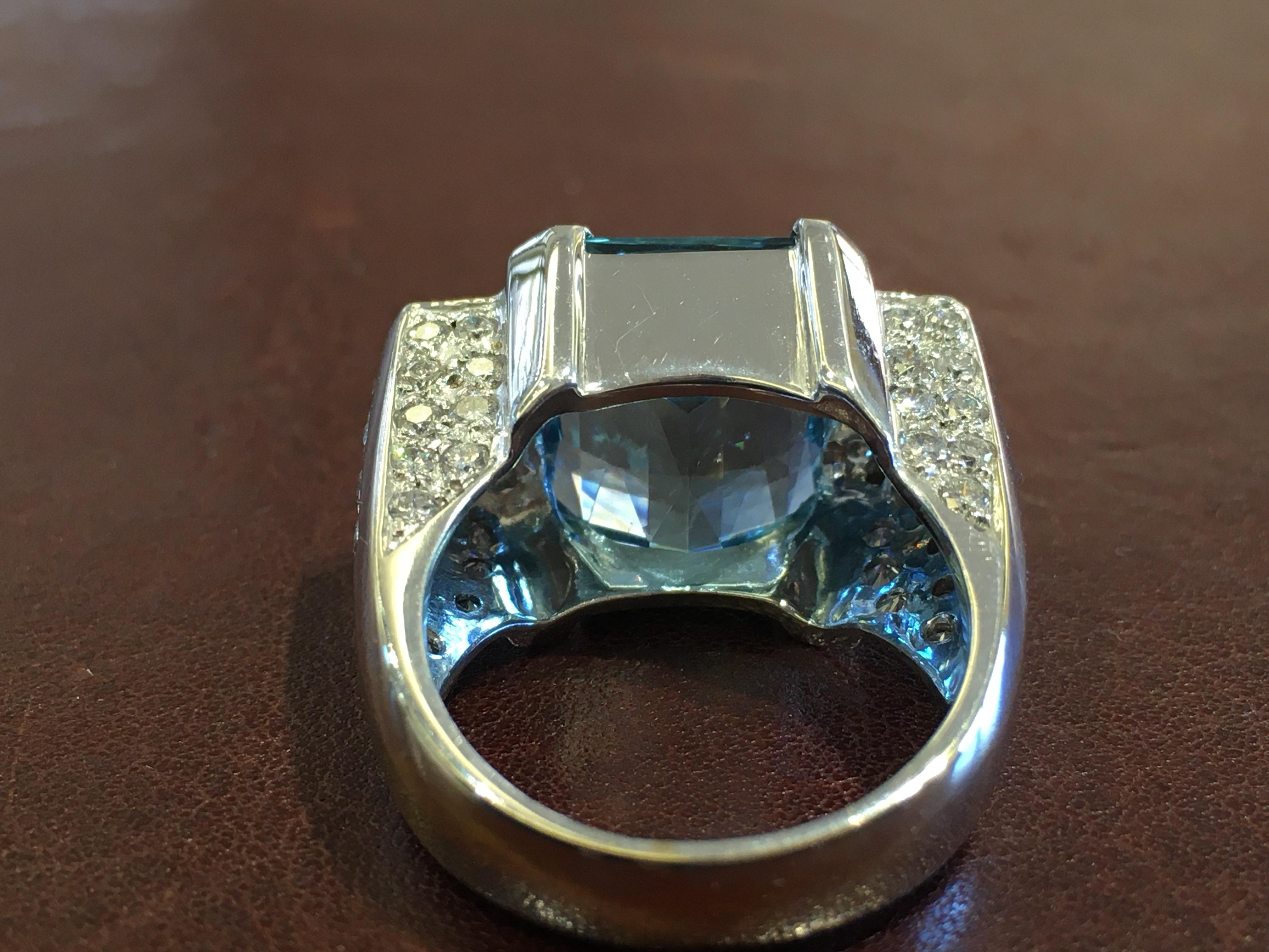 18kt White Gold, 1.53ct Diamonds, 9.00ct Blue Topaz Ring For Sale 1