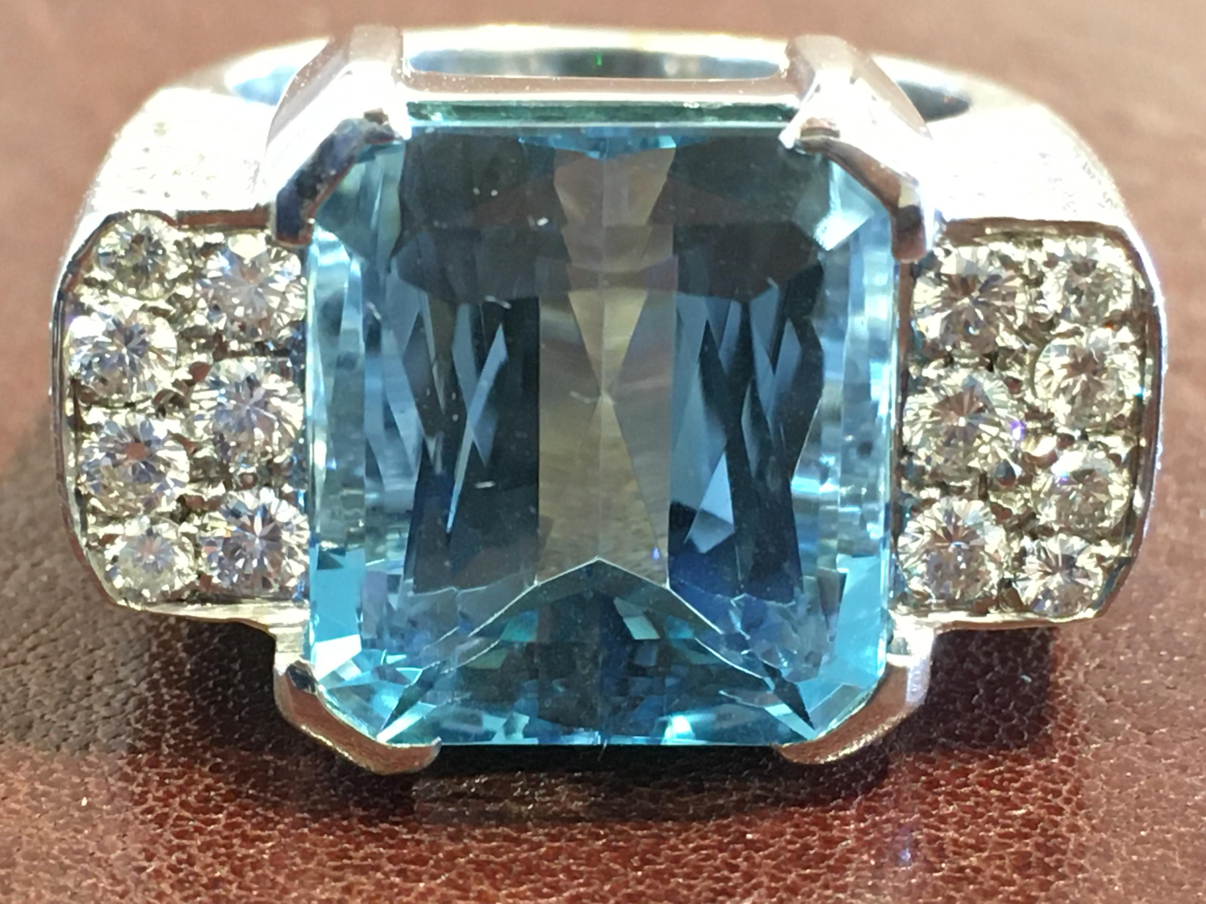 18kt White Gold, 1.53ct Diamonds, 9.00ct Blue Topaz Ring For Sale 4