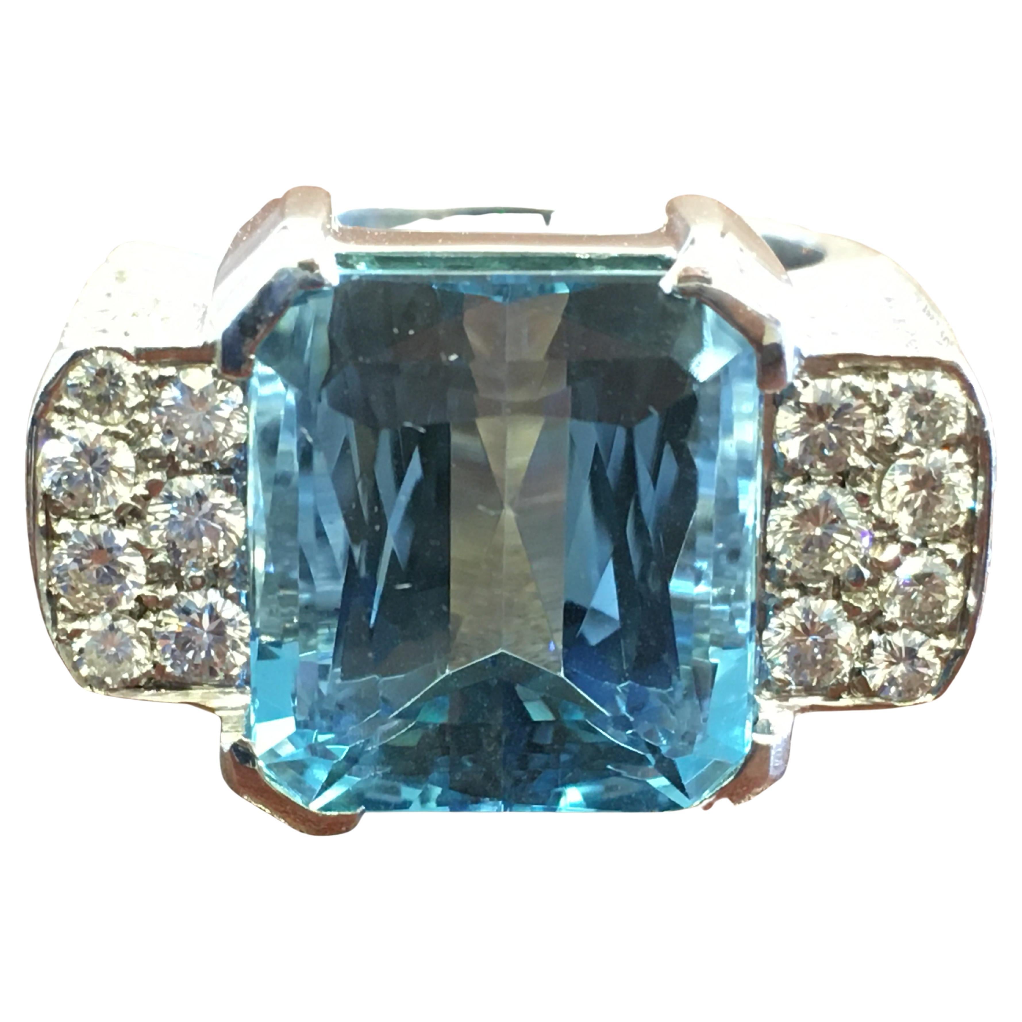 18kt White Gold, 1.53ct Diamonds, 9.00ct Blue Topaz Ring For Sale