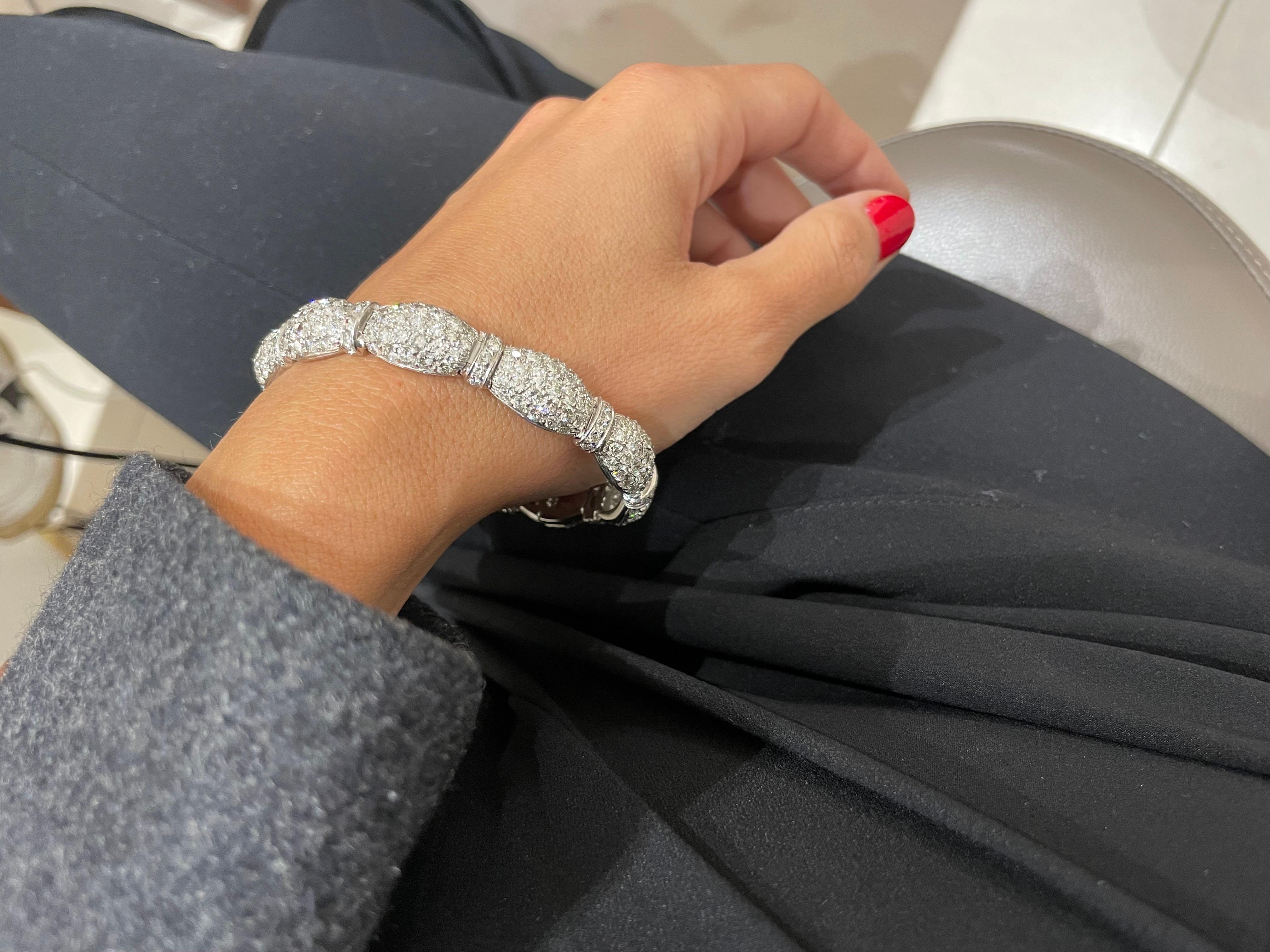 18KT White Gold 15.60Ct. Diamond Bracelet In New Condition For Sale In New York, NY
