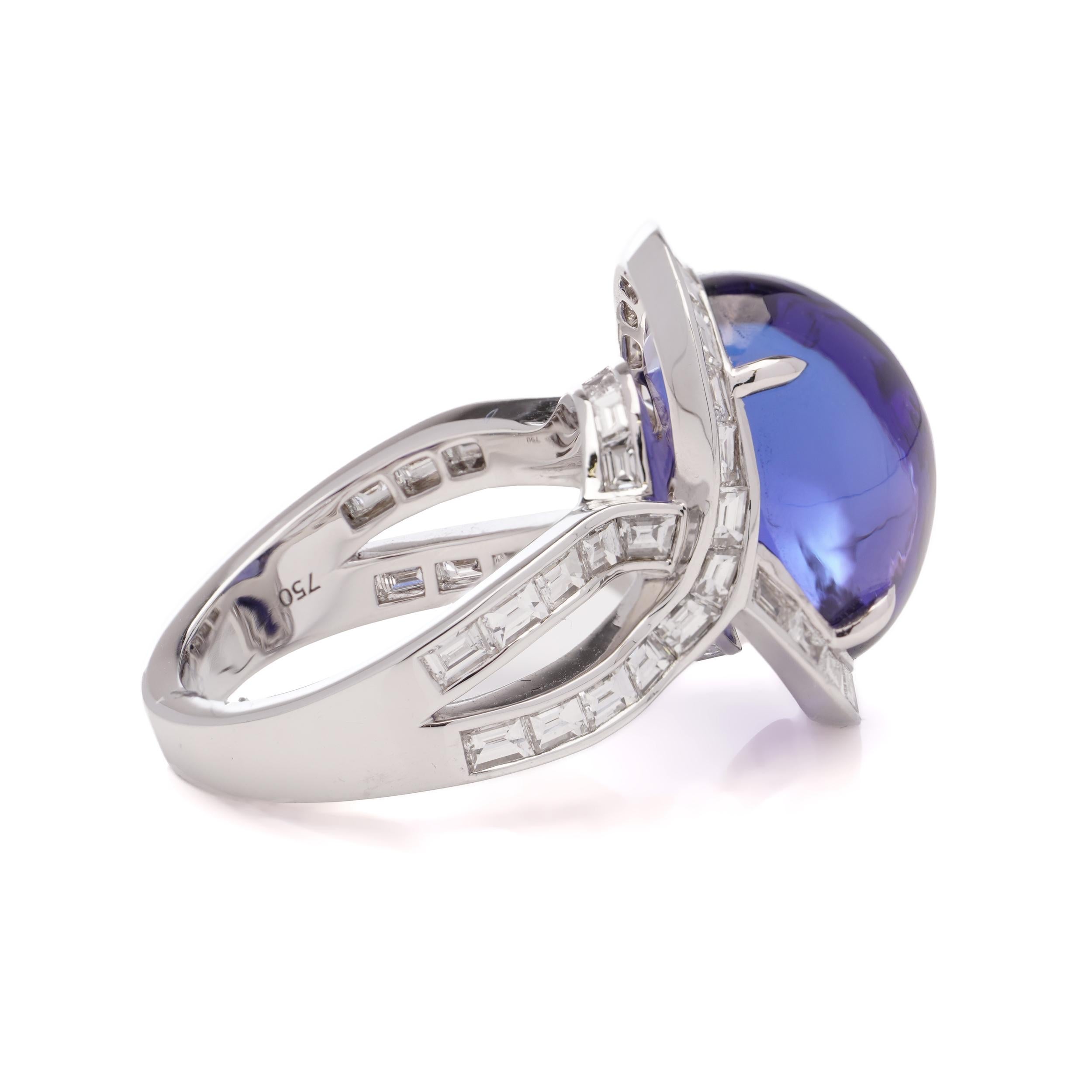 18 Karat Weißgold 16 Karat  Tansanit-Cabochon-Ring mit Diamanten (Baguetteschliff) im Angebot