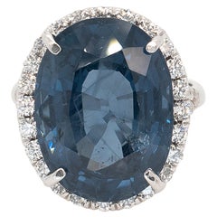 Or blanc 18kt Saphir ovale 18.41ct Centré et diamants naturels 1ctw
