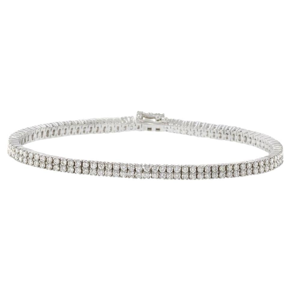 Pulsera de tenis de oro blanco de 18 quilates con doble fila de diamantes de 2,83 qt en venta