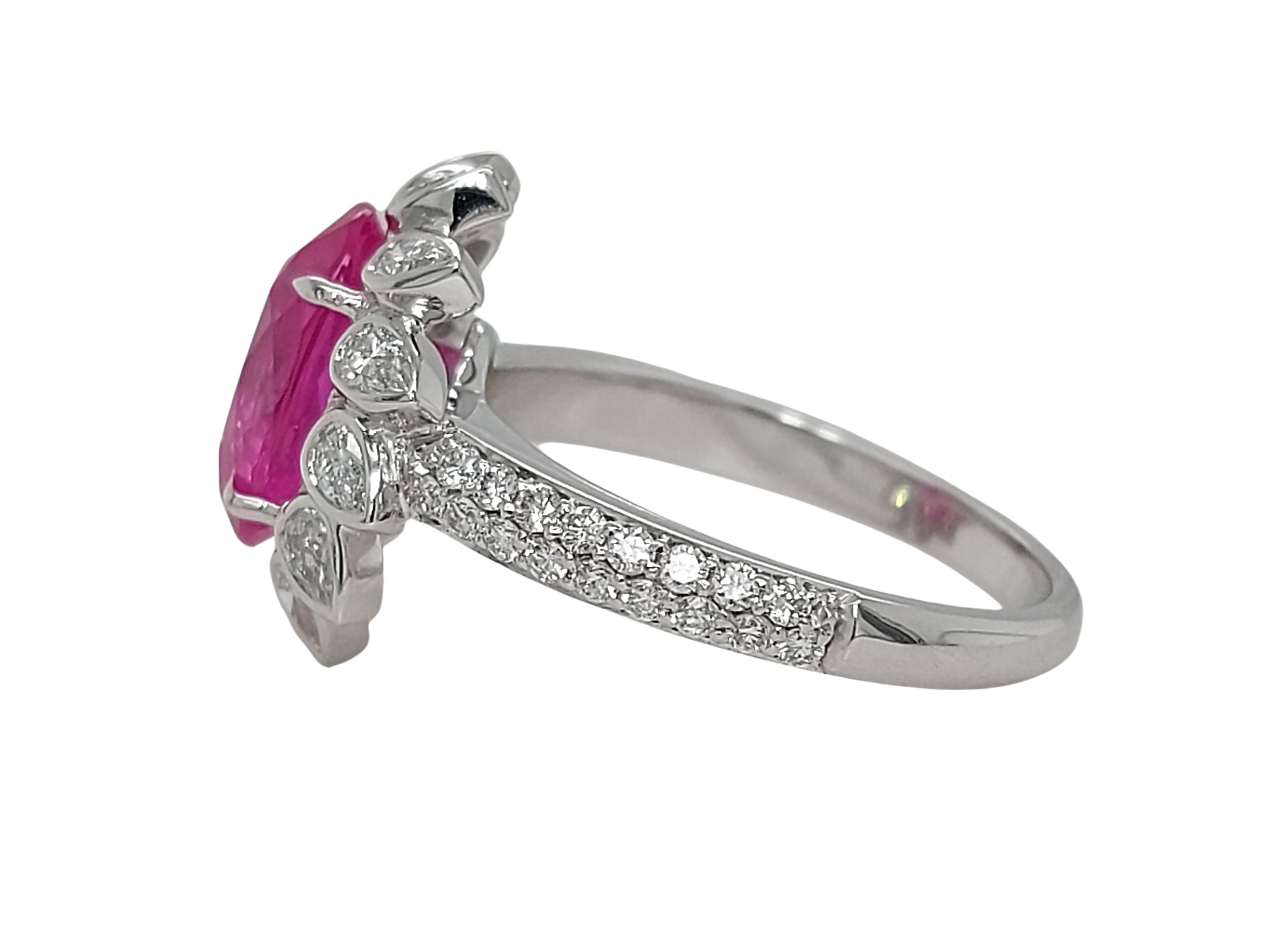 18kt White Gold 3.5 Ct Burma NH Pink Sapphire & Diamonds Ring, SSEF Certificate For Sale 1