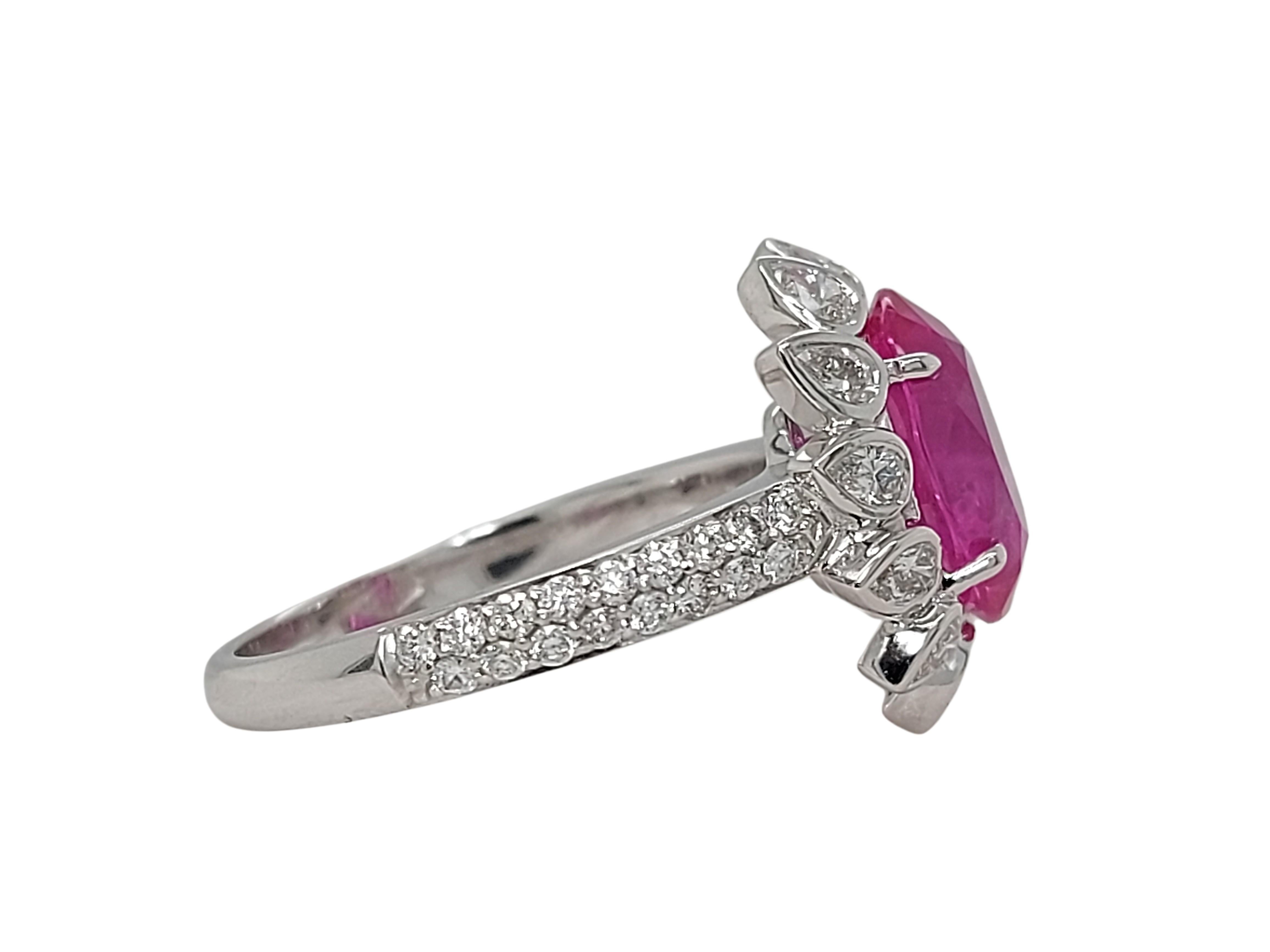 18kt White Gold 3.5 Ct Burma NH Pink Sapphire & Diamonds Ring, SSEF Certificate For Sale 3
