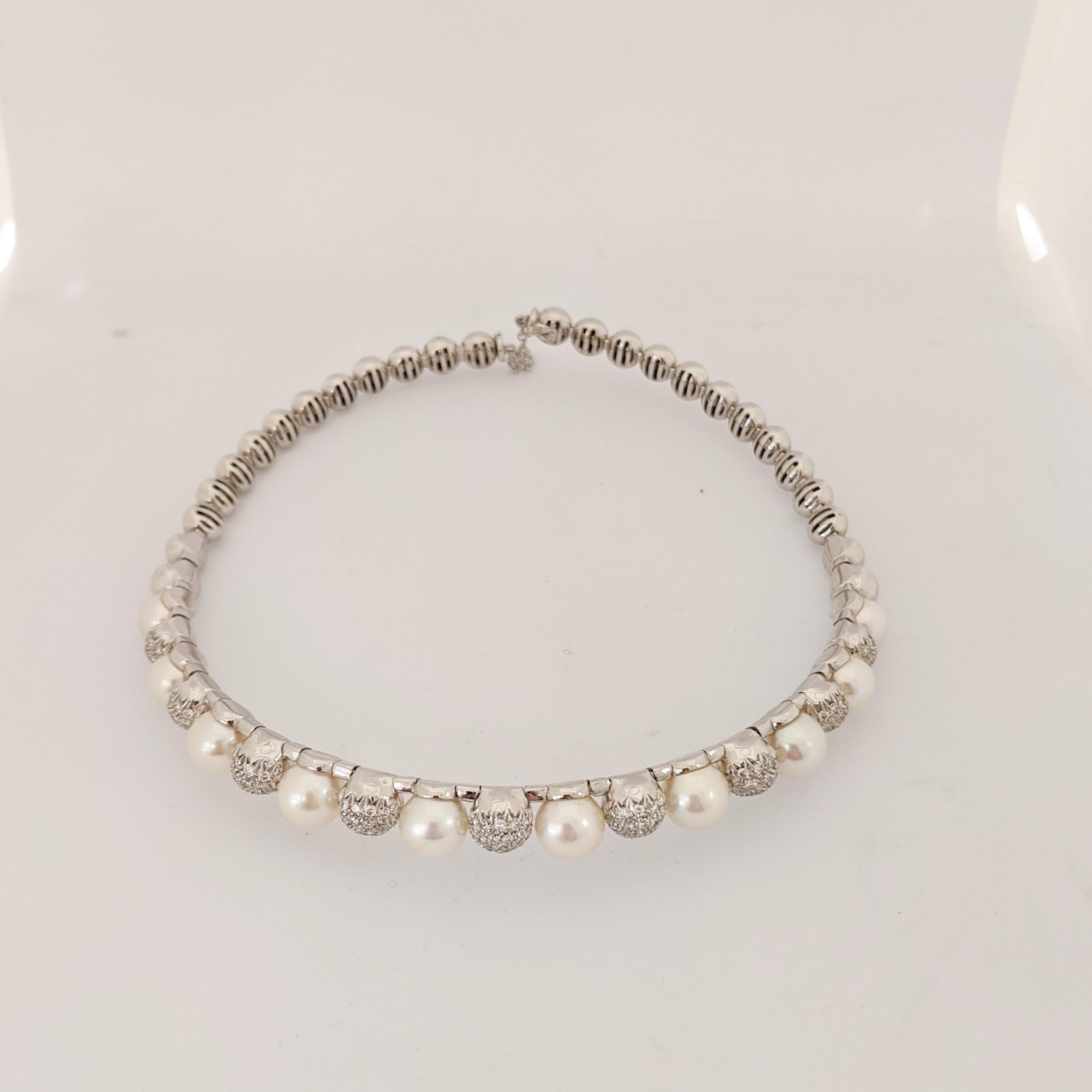 18 Karat White Gold, 4.39 Carat Diamond and Cultured Pearl Choker Necklace In New Condition For Sale In New York, NY
