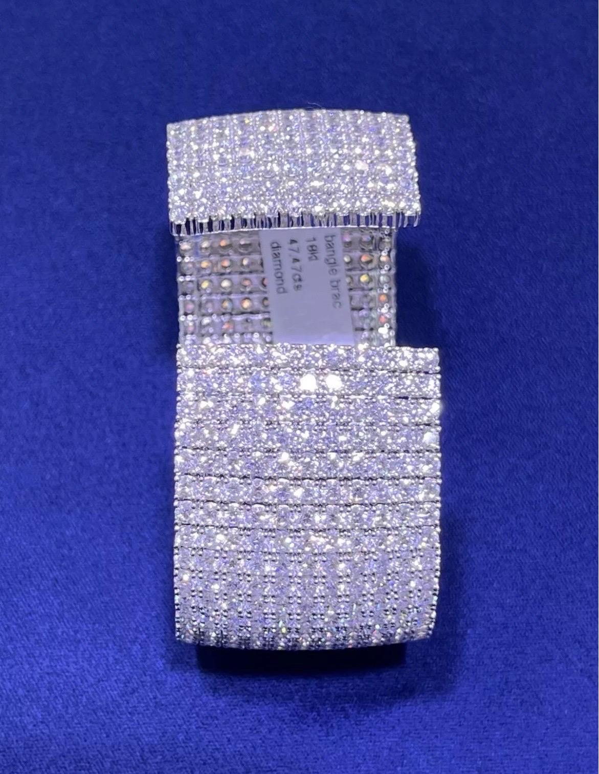 Bracelet en or blanc 18kt 47.47CT 11 Row Diamond Classic Multi-Row Tennis Bangle en vente 6