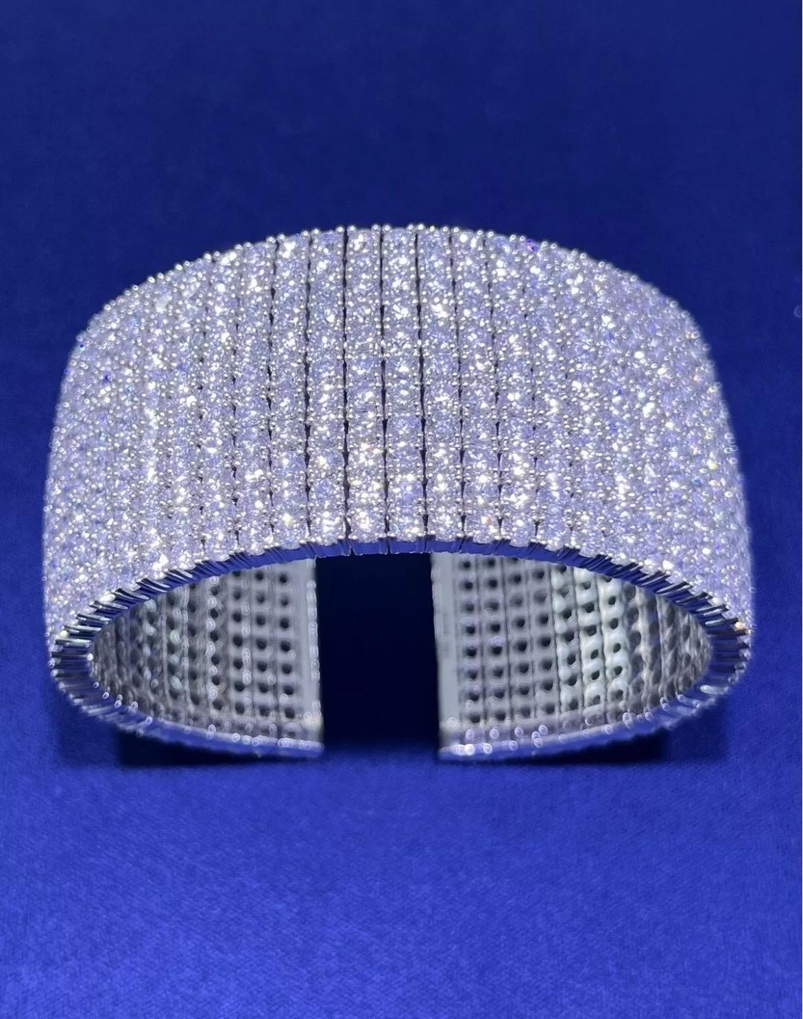 Bracelet en or blanc 18kt 47.47CT 11 Row Diamond Classic Multi-Row Tennis Bangle en vente 15