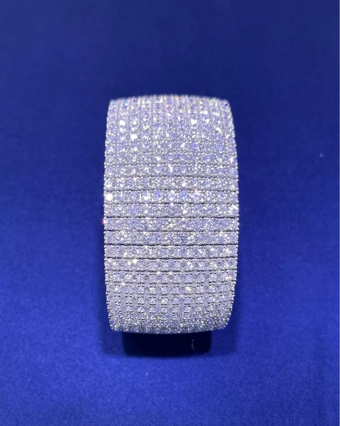 Bracelet en or blanc 18kt 47.47CT 11 Row Diamond Classic Multi-Row Tennis Bangle Pour femmes en vente