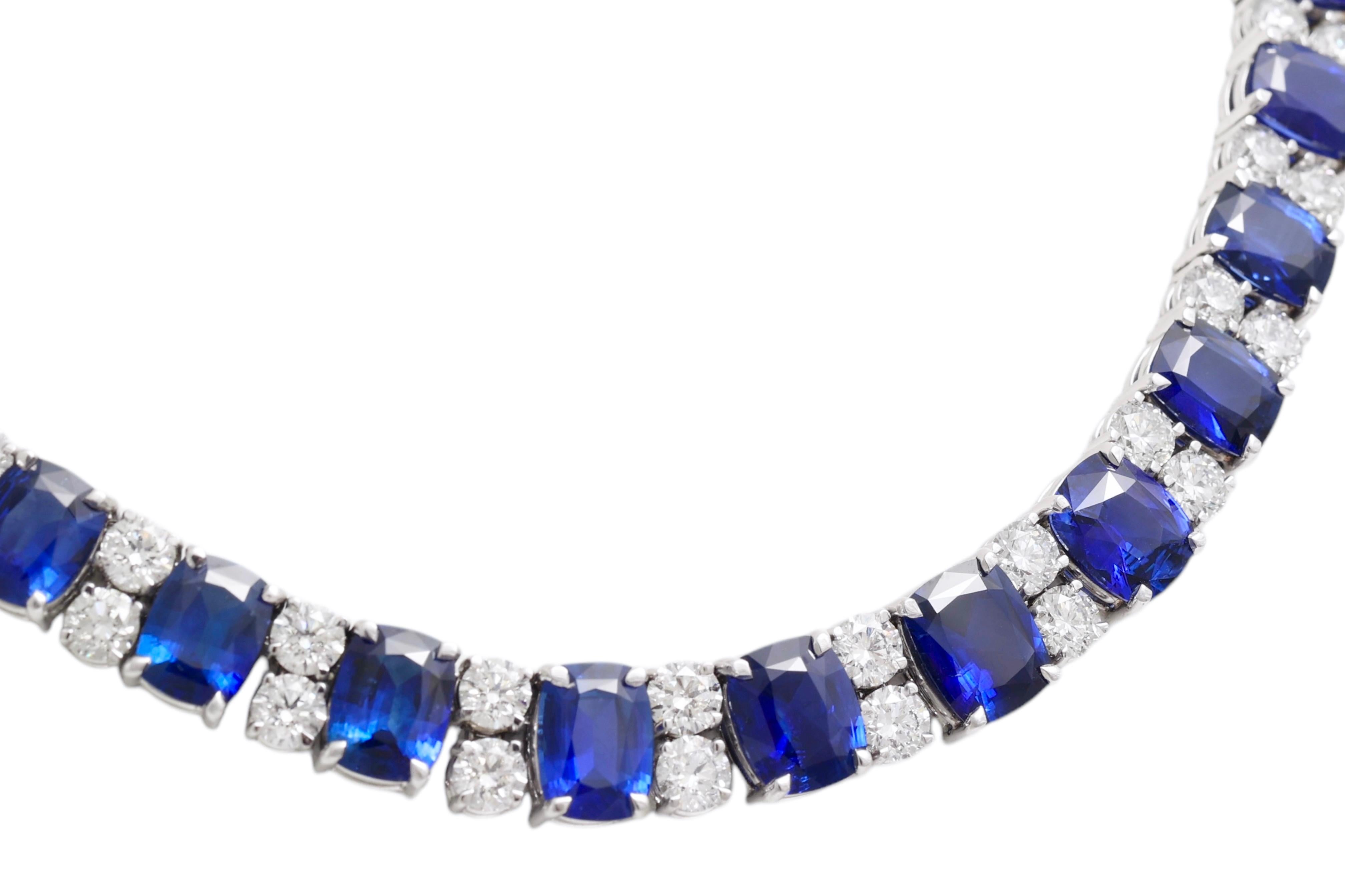 18kt White Gold 59.31ct Sapphire, 17.13ct Diamonds CGL Certified In New Condition For Sale In Antwerp, BE