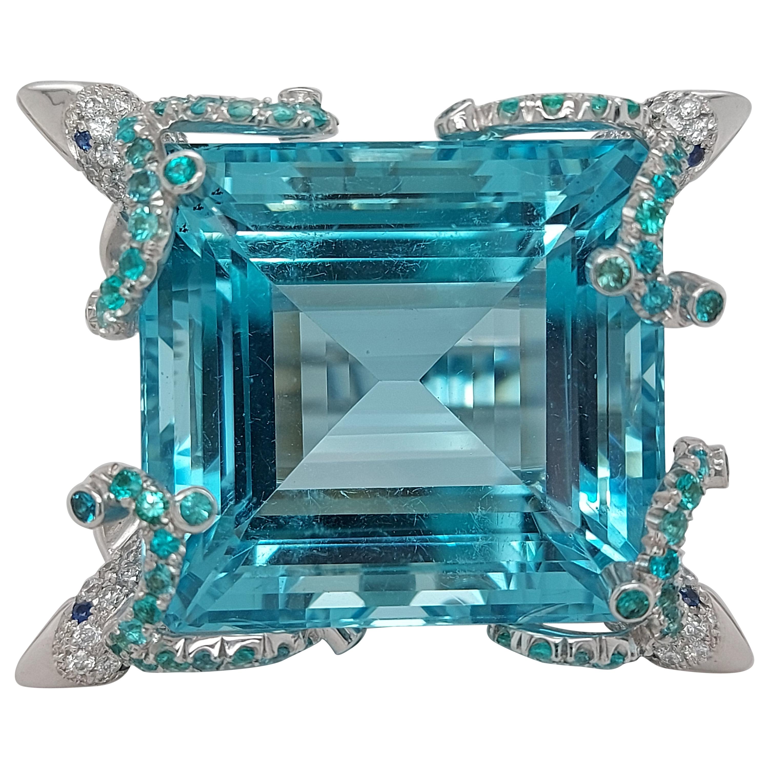 18Kt White Gold 59ct Aquamarine Ring, 4 Dolphins Diamonds & Paraiba Tourmaline For Sale