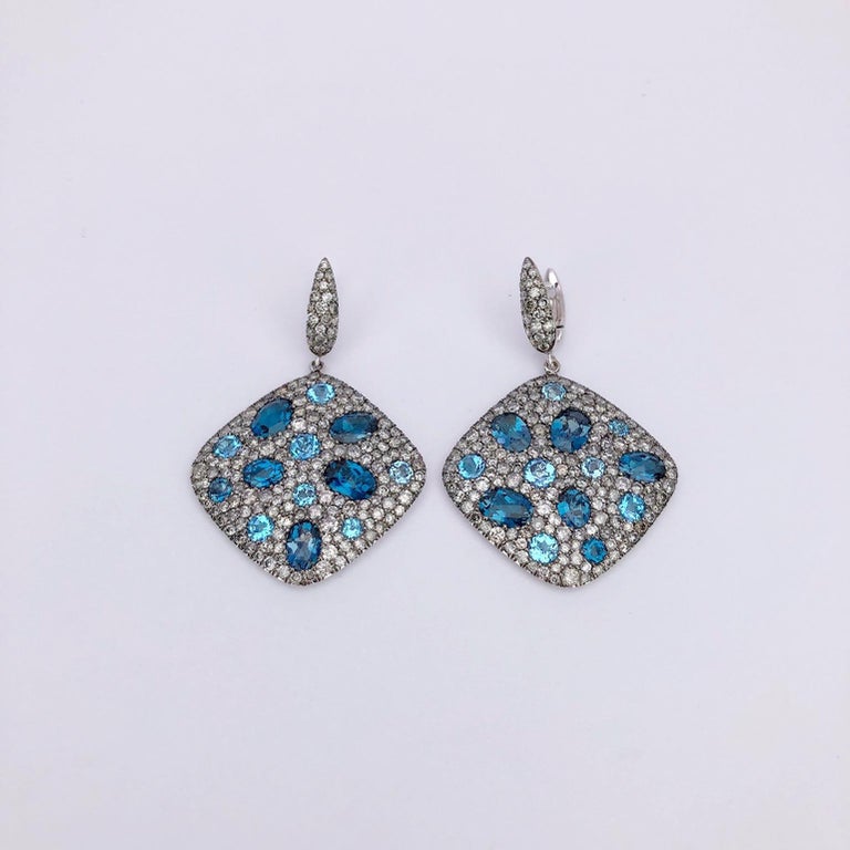 Modern 18 Karat Gold, 6.68 Carat Grey Diamond & 10.48 Carat Blue Topaz Hanging Earrings For Sale