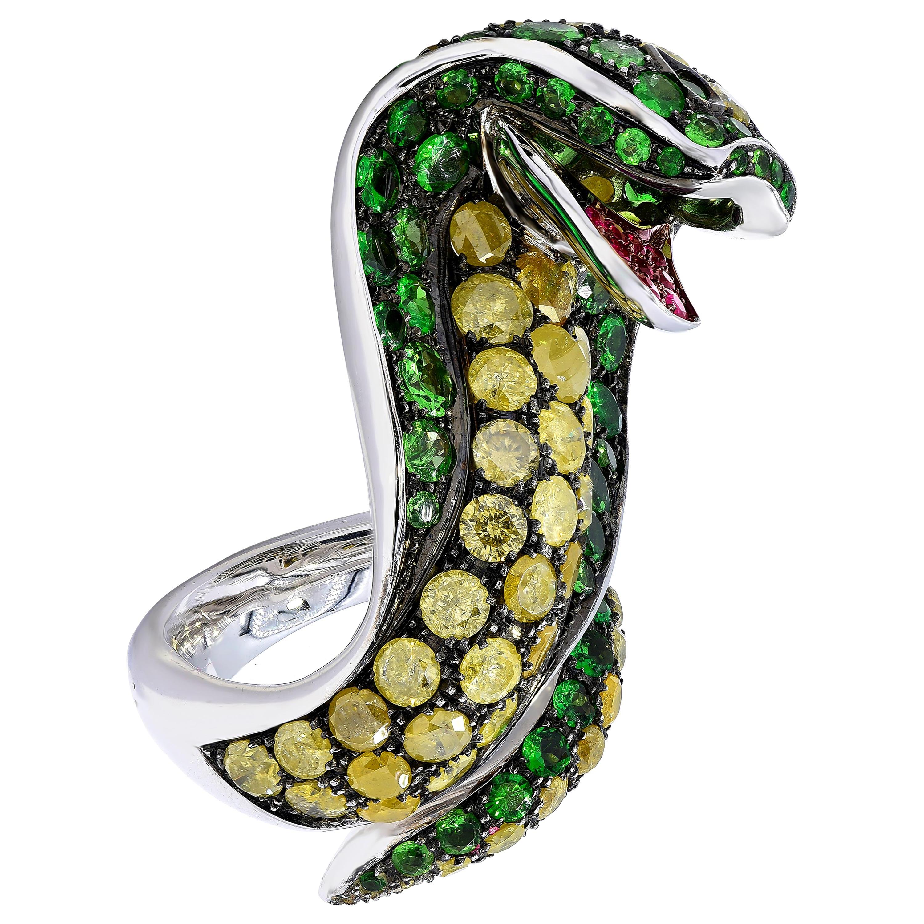 Contemporain Paolo Piovan Bague Cobra en or blanc 18 carats, diamants 7 carats, tsavorite 5 carats et rubis 0,36 en vente