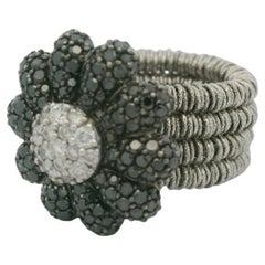 Bague extensible en or blanc 18kt et diamants noirs