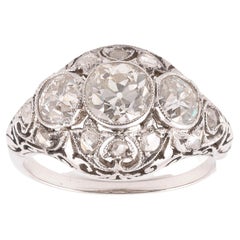 Anillo de oro blanco de 18 quilates y diamantes talla antigua