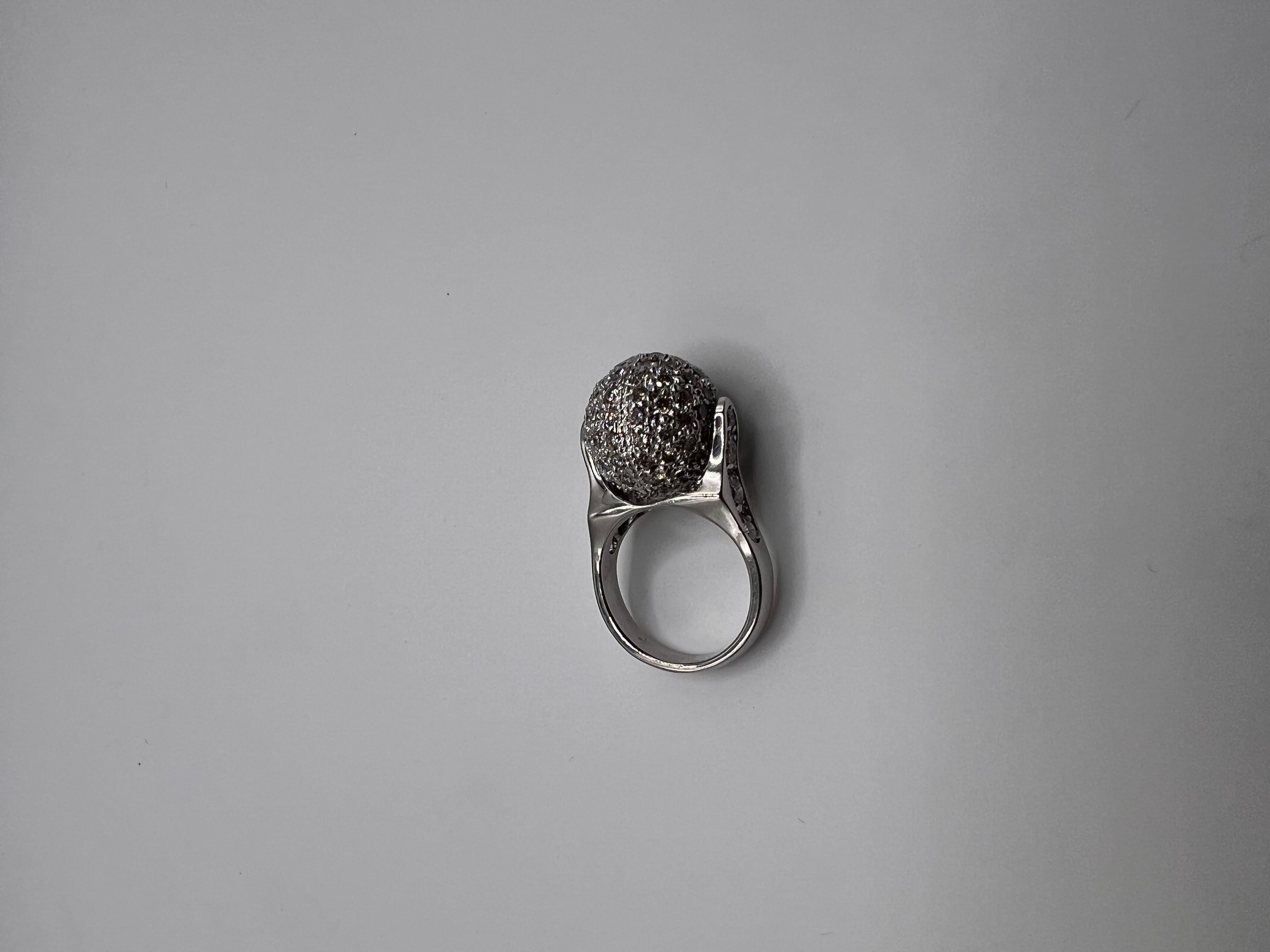 Women's 18kt White Gold and Pavé Moving Ring For Sale