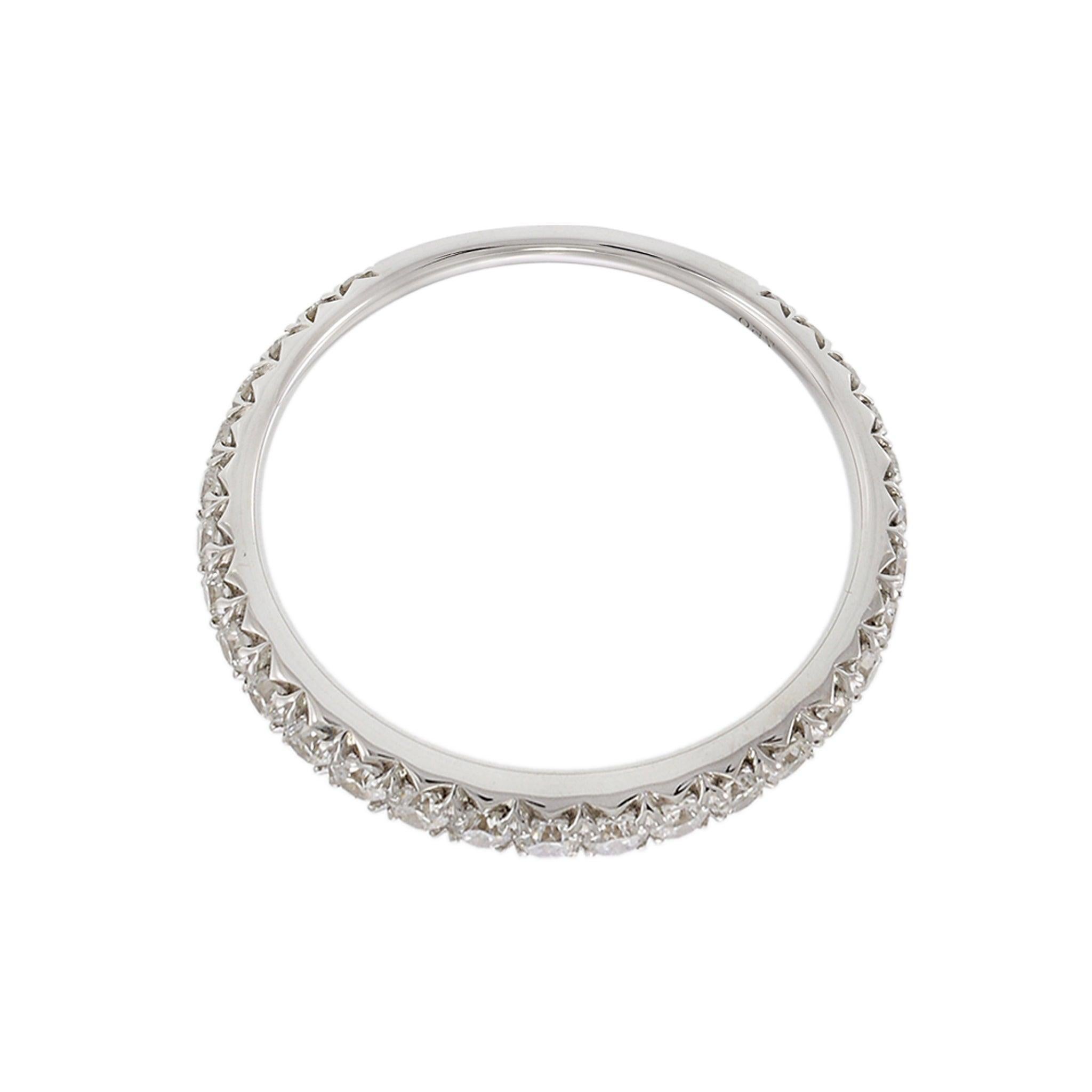 18KT White Gold and Round Cut Diamond Eternity Band Ring In New Condition For Sale In New York, NY