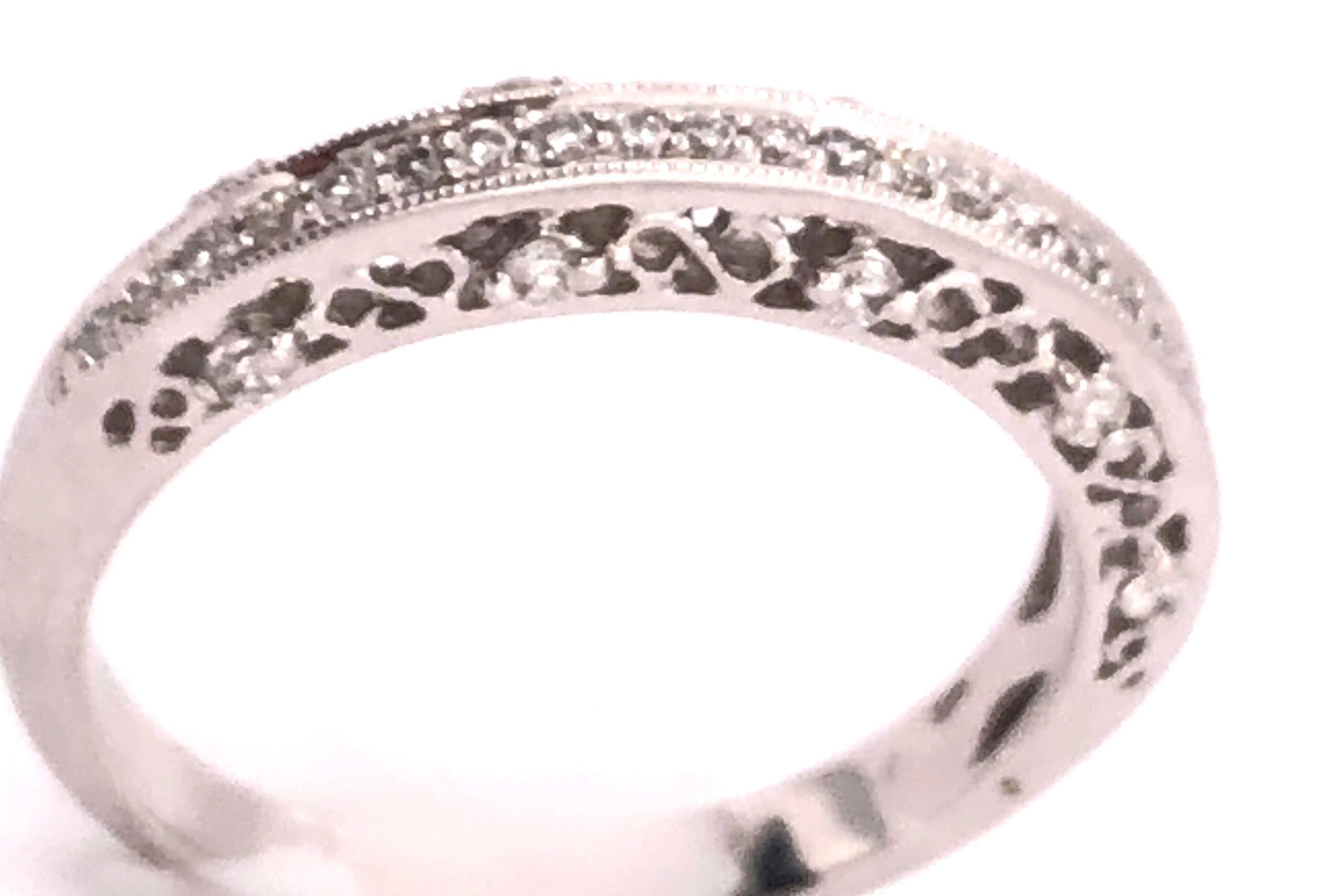 Art déco Alliance d'anniversaire en or blanc 18 carats avec 36 diamants 0,15 carat en vente