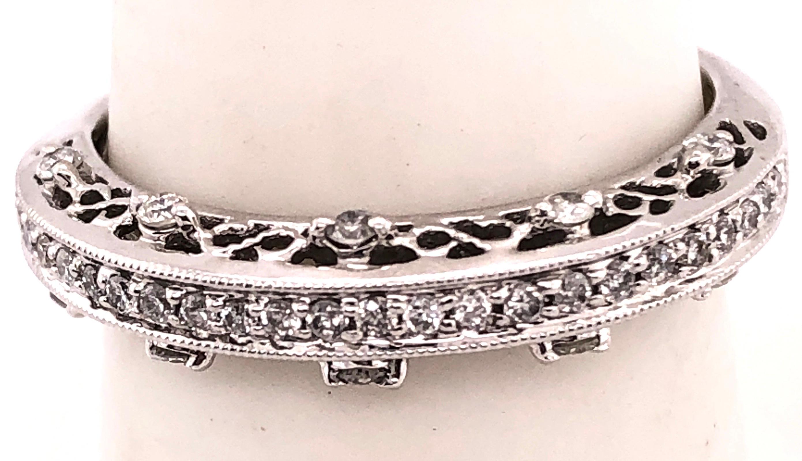 Alliance d'anniversaire en or blanc 18 carats avec 36 diamants 0,15 carat en vente 1