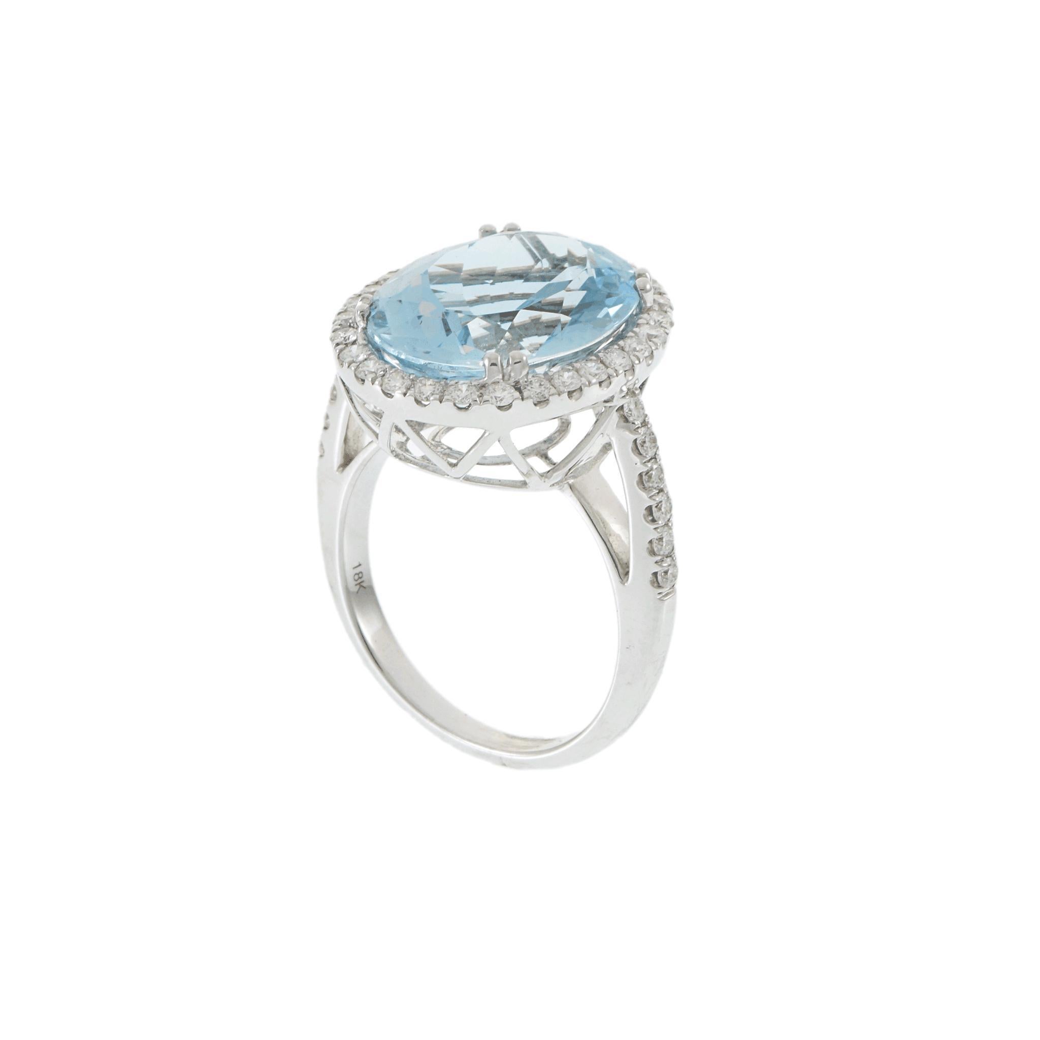 Anillo de Cóctel de Aguamarina y Diamantes de Oro Blanco de 18 KT Corte oval en venta