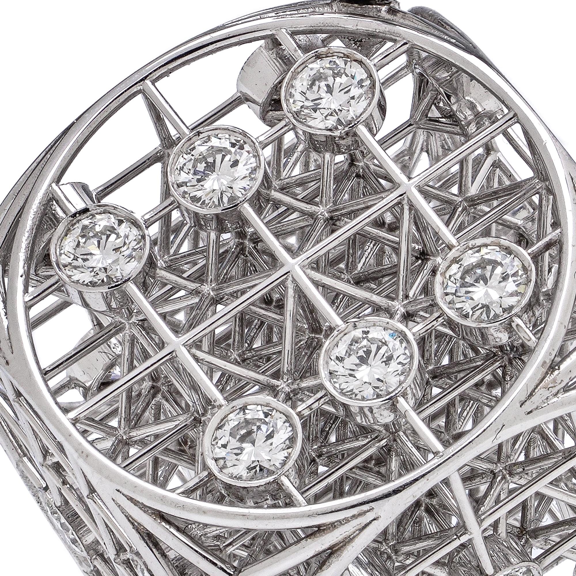 Femenino o masculino Colgante dado de diamantes arquitectónicos de oro blanco de 18 quilates de 3,15 quilates en venta