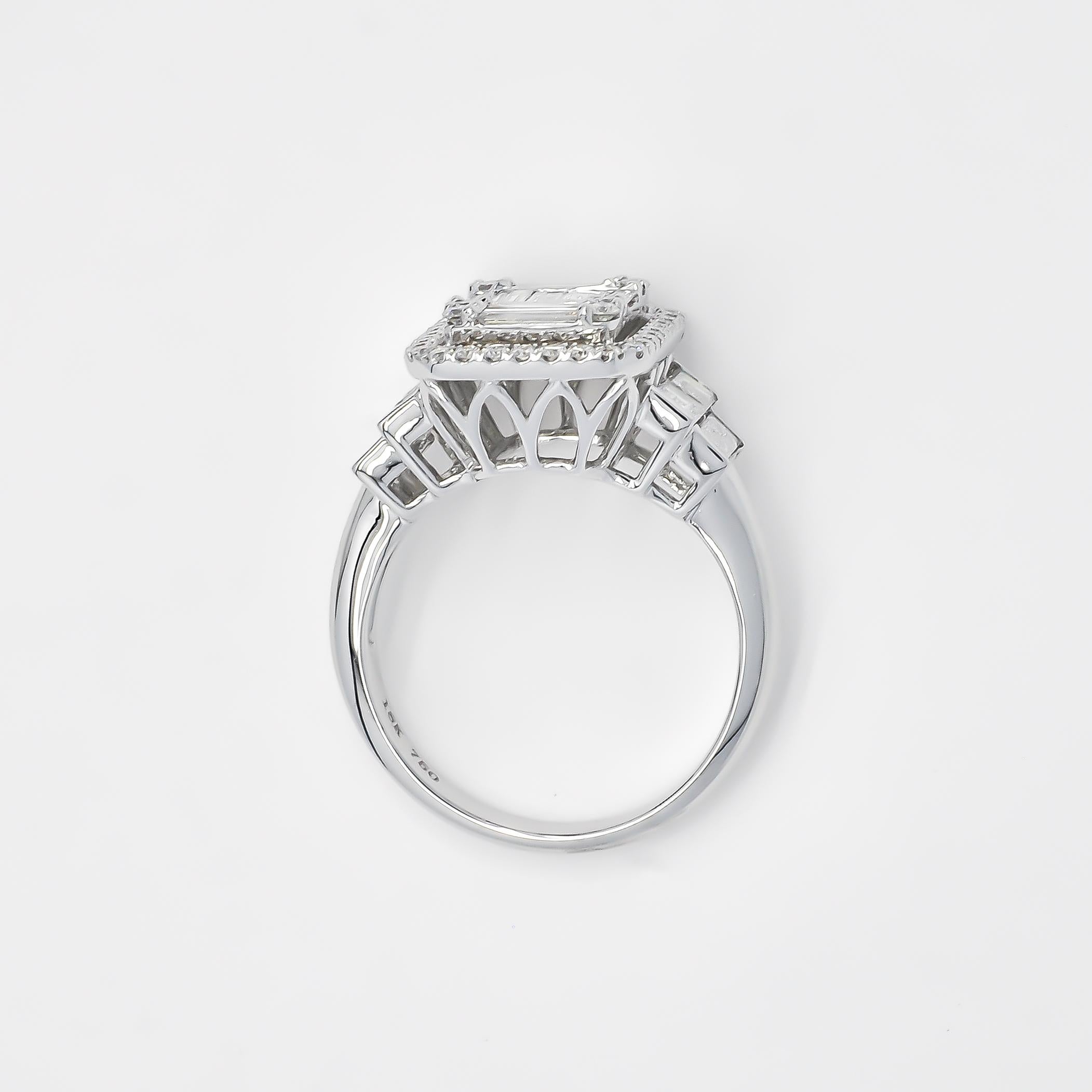 Im Angebot: 18KT Weißgold Art Deco Baguette Runder Diamant Cluster Halo Seitenstegschliff Ring () 4