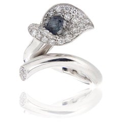 18Kt White Gold "Arum Flower" Ring Diamonds & Bliole-Cut Sapphire