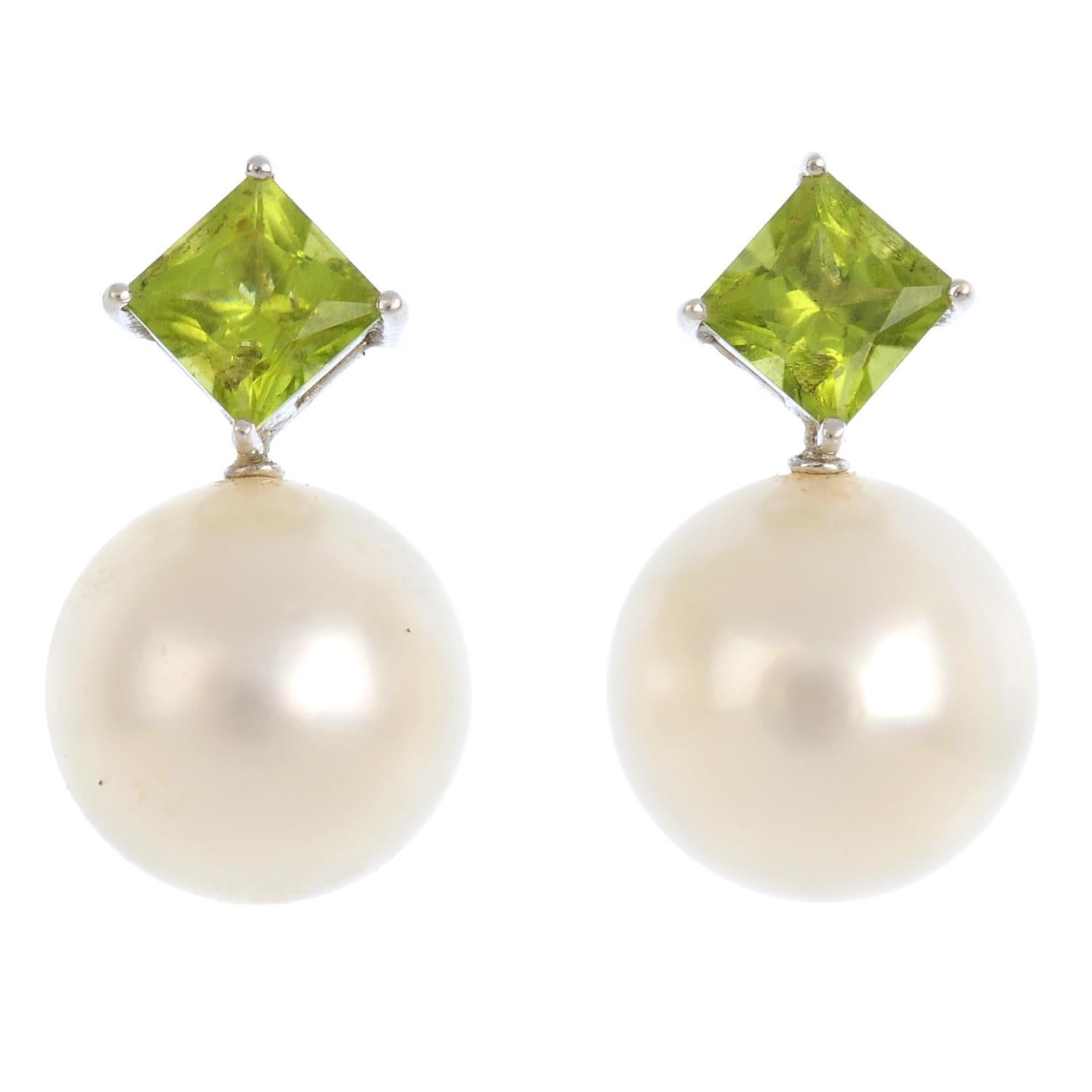 18Kt White Gold Autore South Sea Pearl Diamond Peridot Pendant and Earrings Set For Sale