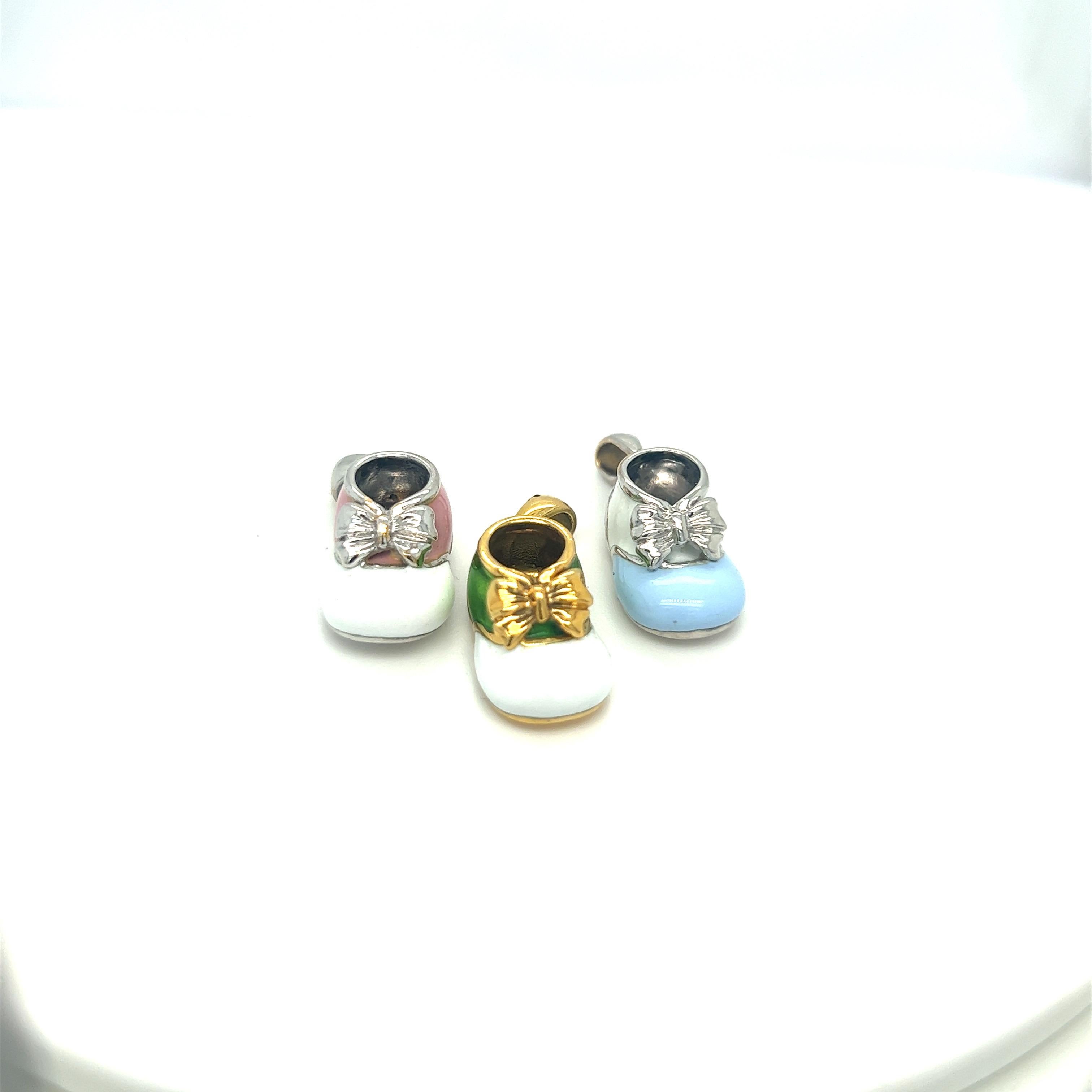 Modern 18KT White Gold Baby Shoe With White and Light Blue Enamel For Sale