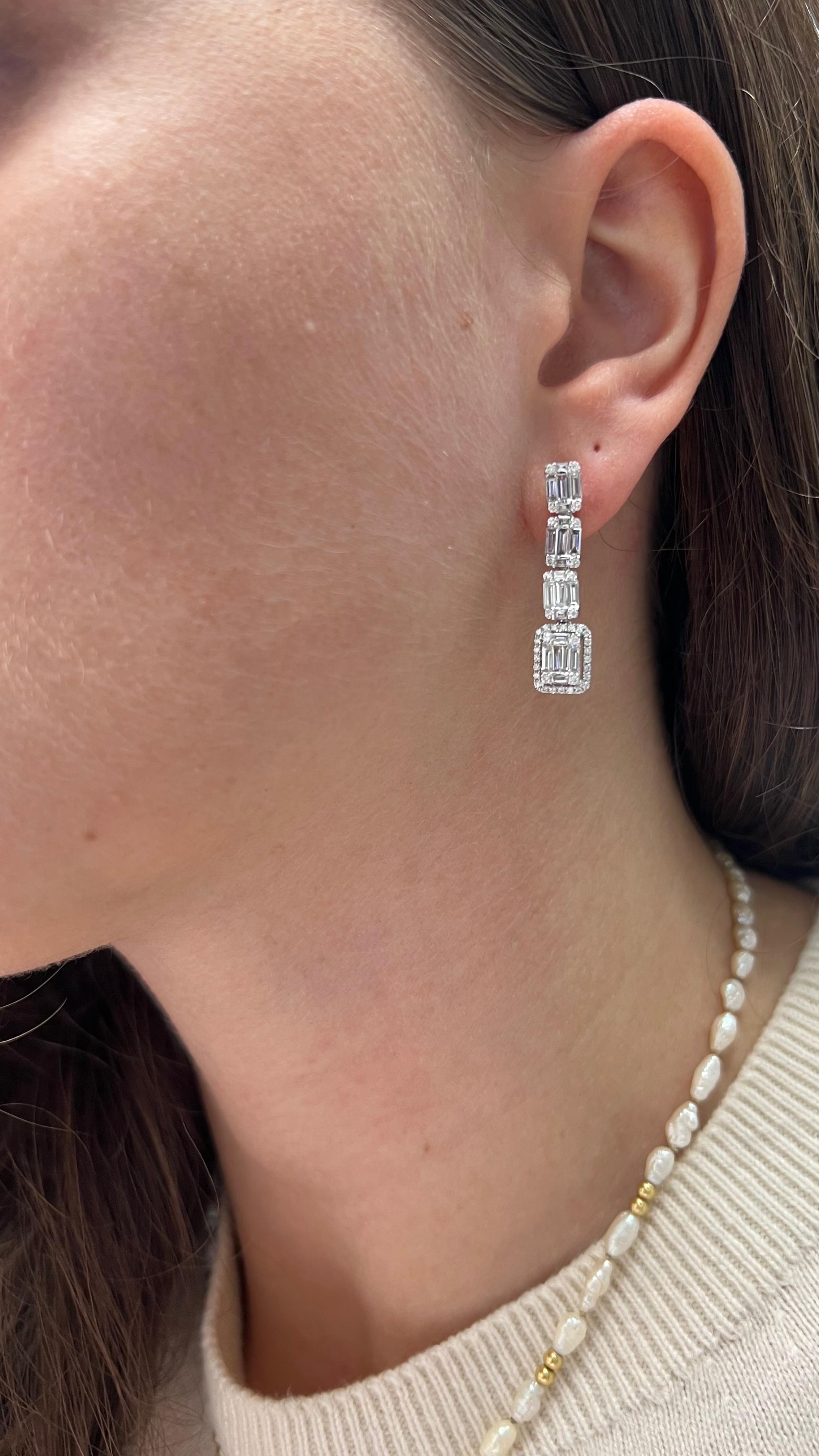 Pendientes Colgantes de Oro Blanco de 18 KT con Diamante Natural de 1,60 Quilates en venta 1