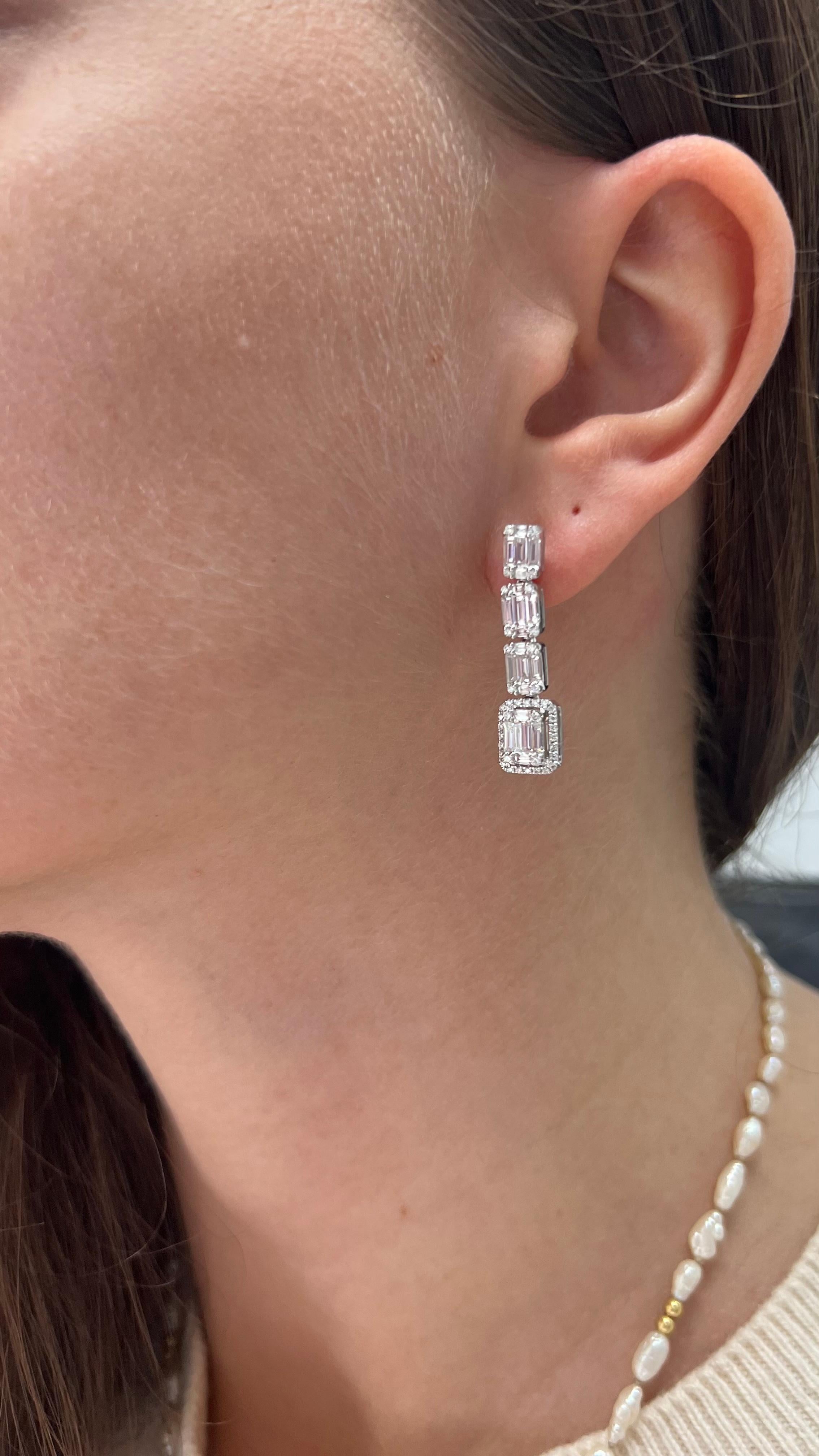 Pendientes Colgantes de Oro Blanco de 18 KT con Diamante Natural de 1,60 Quilates en venta 2