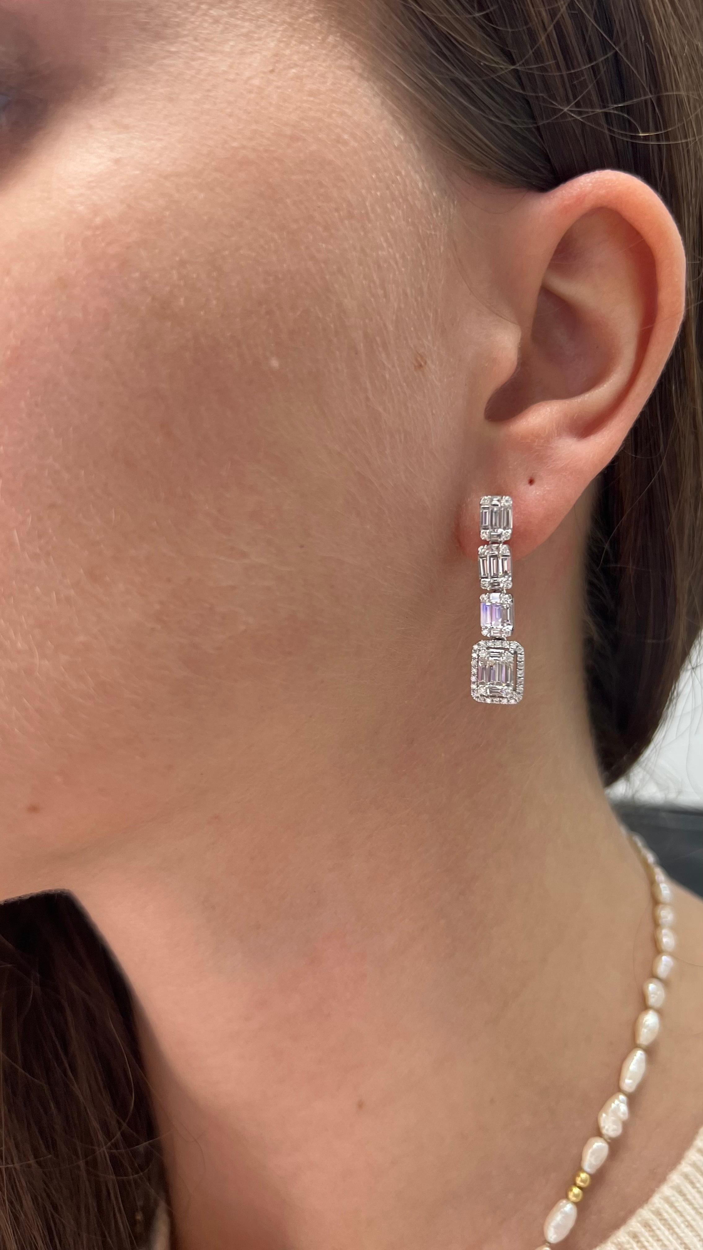 Pendientes Colgantes de Oro Blanco de 18 KT con Diamante Natural de 1,60 Quilates en venta 3