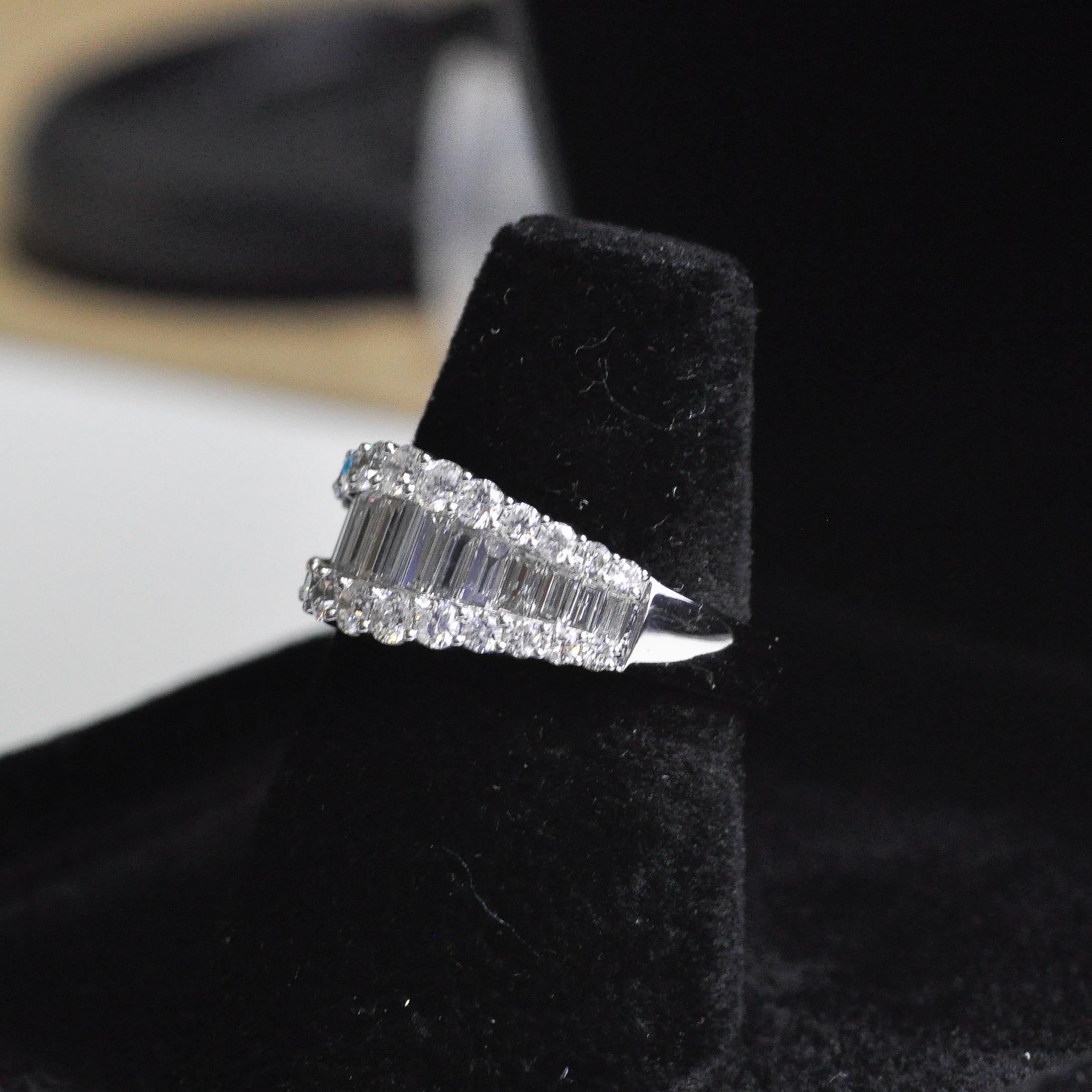 For Sale:  Natural Diamond Ring 1.45 cts 18 Karat White Gold Wedding Anniversary Band 8