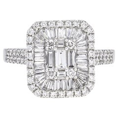 Bague de fiançailles en or blanc 18 carats avec diamants baguettes ronds et halo de diamants en forme d'étoile