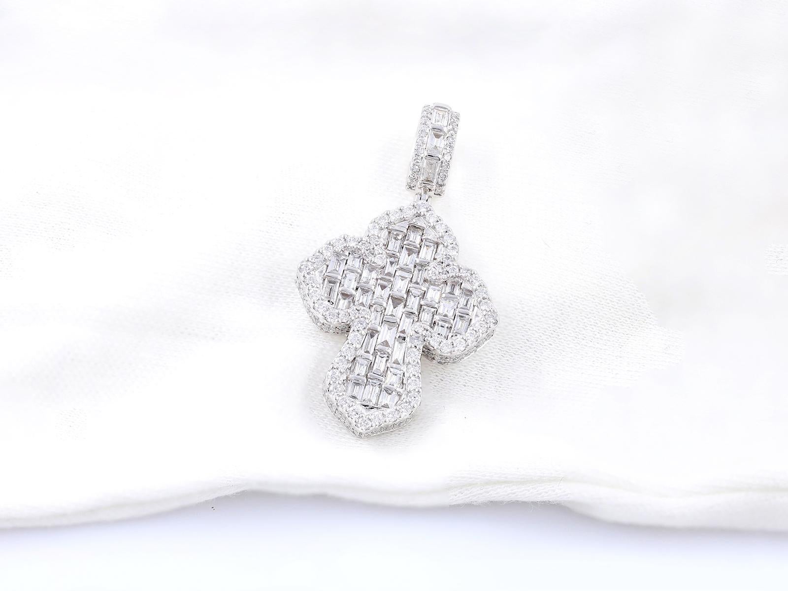 18KT Weißgold Baguette & runder Diamant-Anhänger (Baguetteschliff) im Angebot