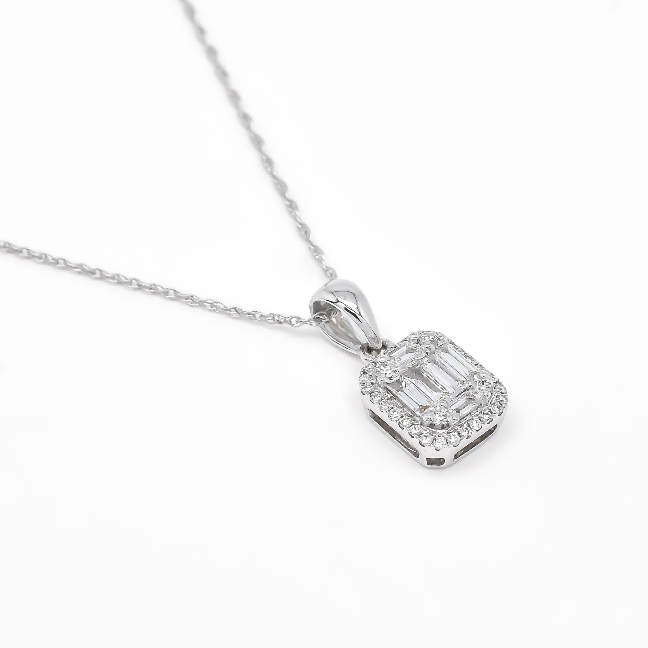Taille baguette Chaîne collier pendentif en or blanc 18 carats avec diamants naturels de 0,43 carat en vente