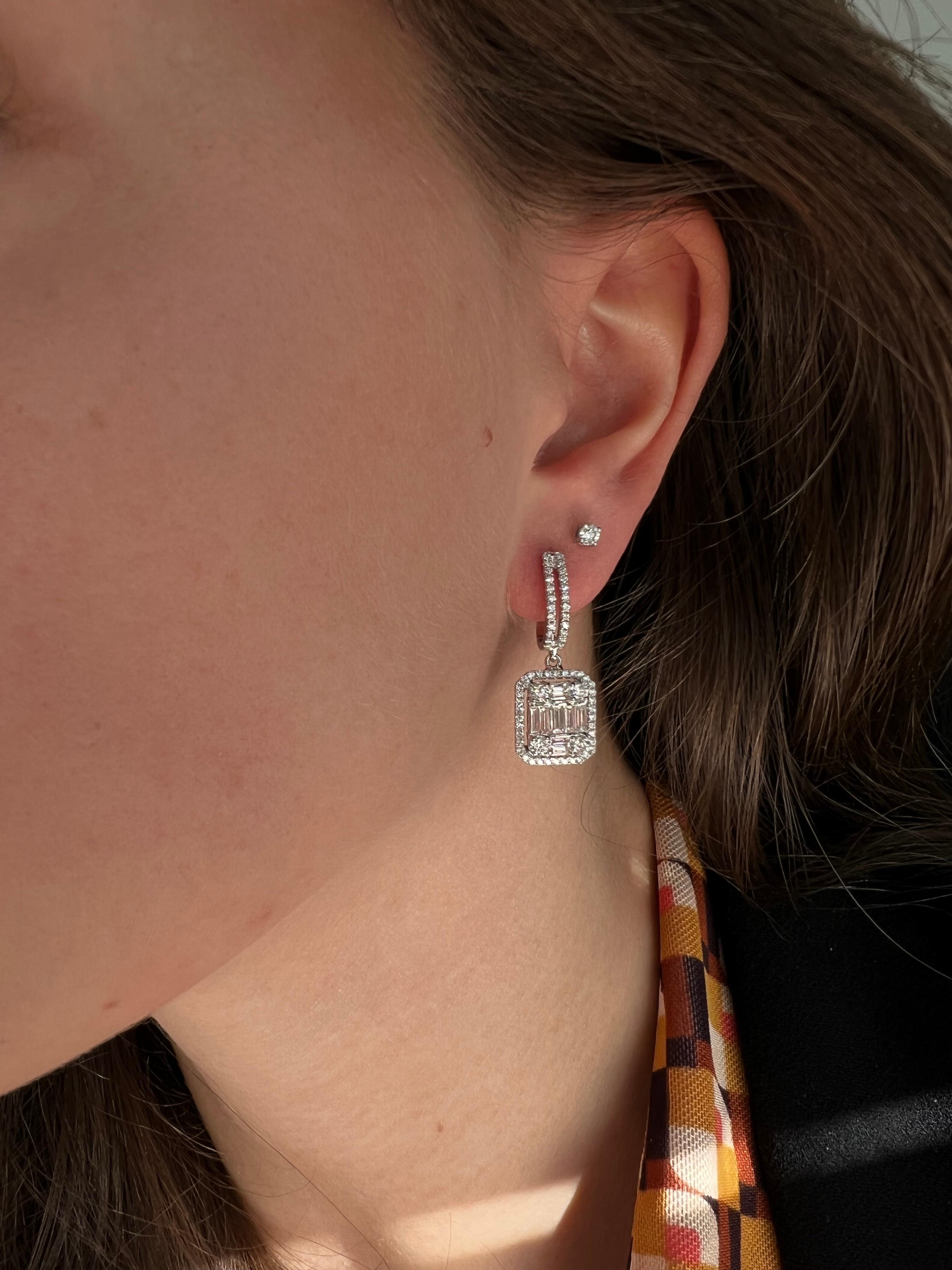 Natürliche Diamant-Ohrringe 1,92 Karat 18 Karat Weißgold Tropfen Ohrringe baumeln im Zustand „Neu“ im Angebot in Antwerpen, BE