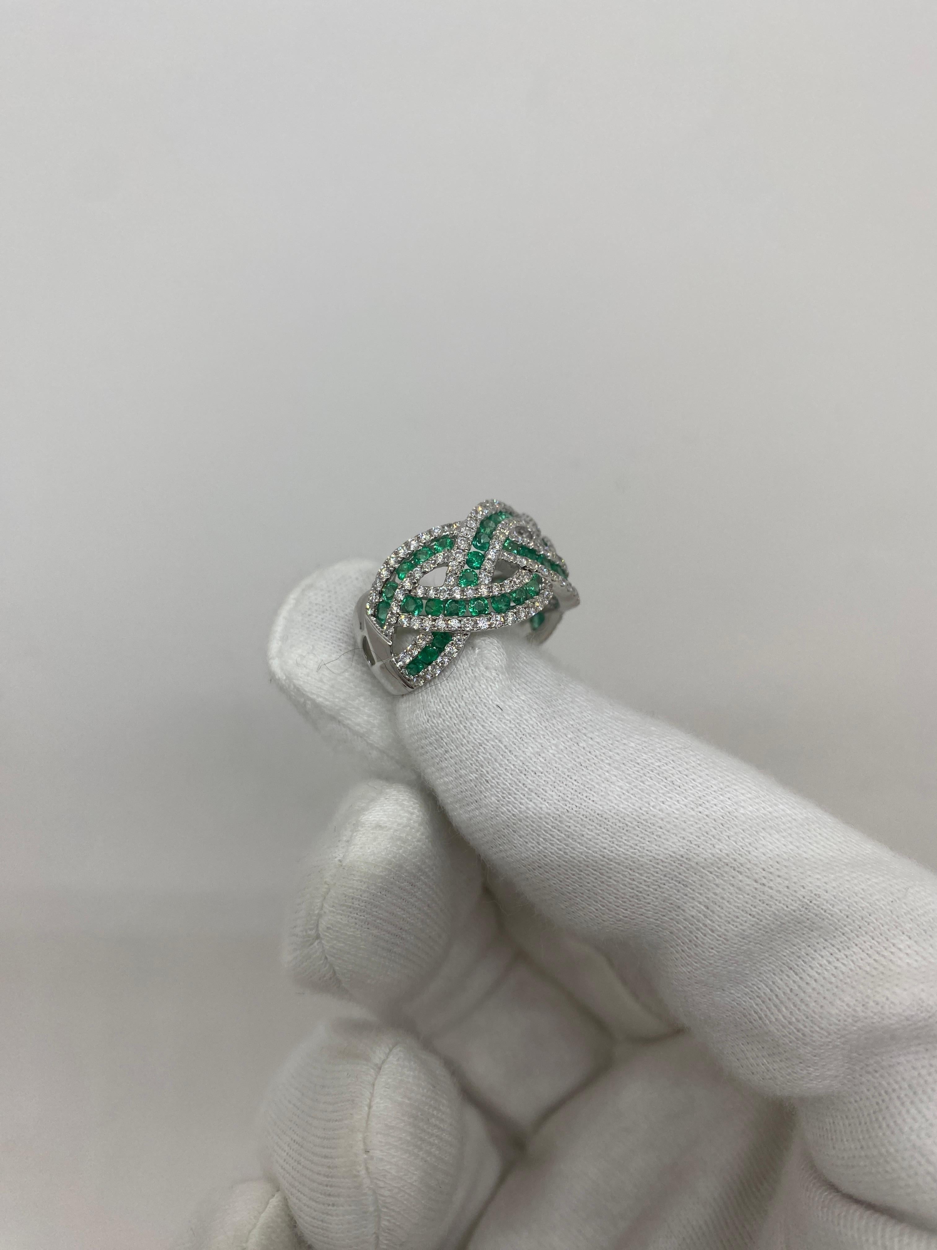 Women's 18Kt White Gold Band Ring White Diamonds 1.08 ct Emeralds 1.85 ct For Sale