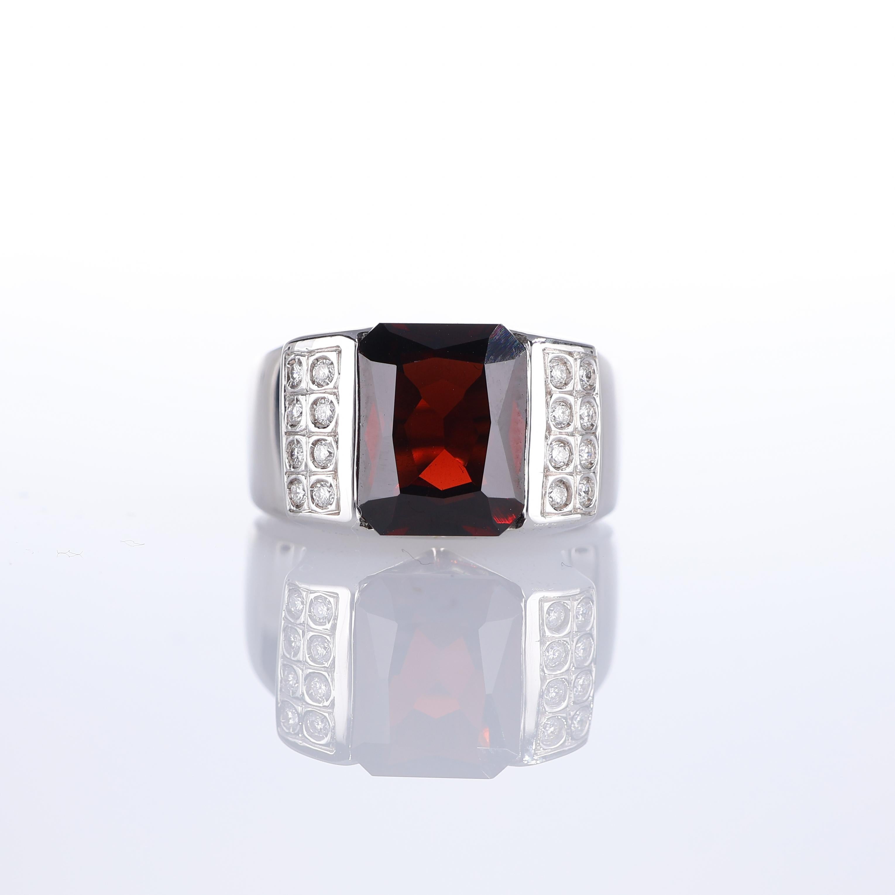 IMPORTANT NOTE:
✔ No additional costs will be added to this order.
✔ Shipping and customs duties are fully covered by us.
--------------------
This sophisticated 18kt white gold band ring features a striking rectangular-cut garnet at its center,
