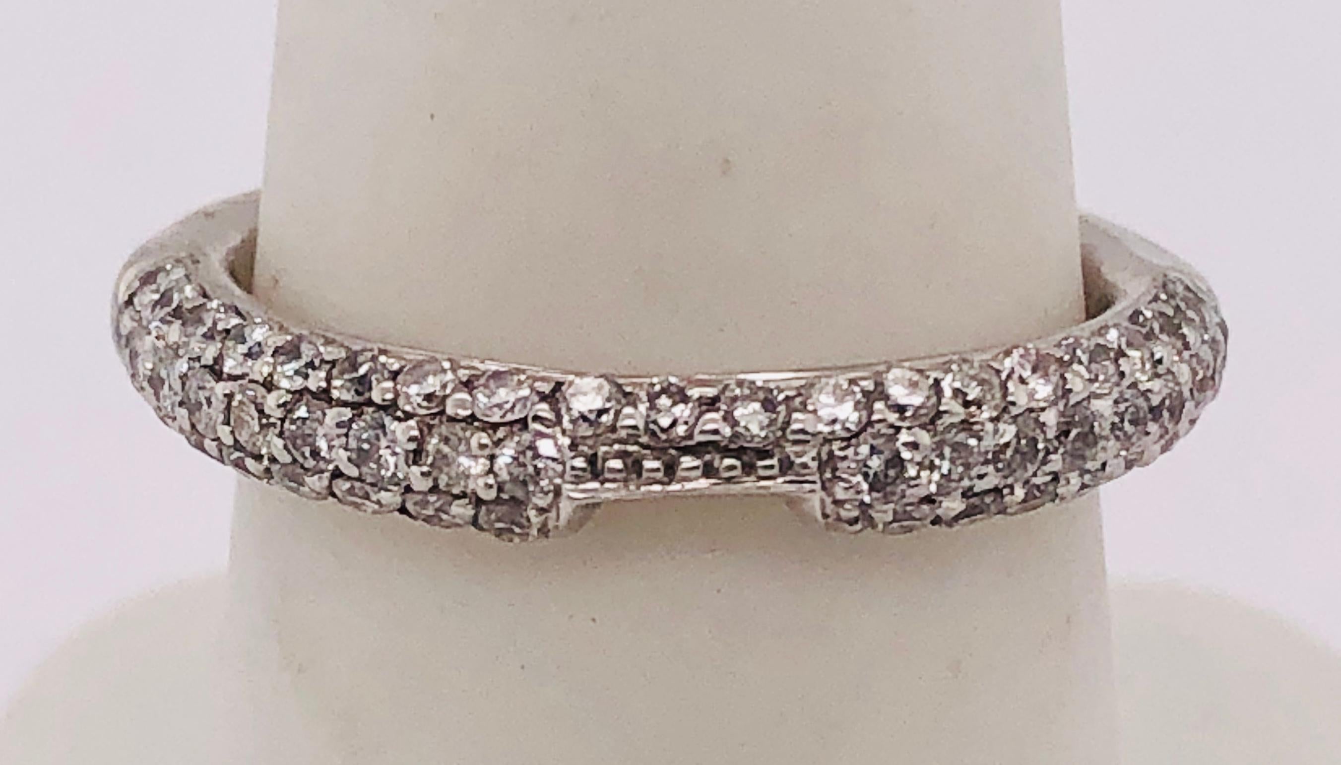 18 Karat White Gold Band Wedding Bridal Ring with Diamonds For Sale 1