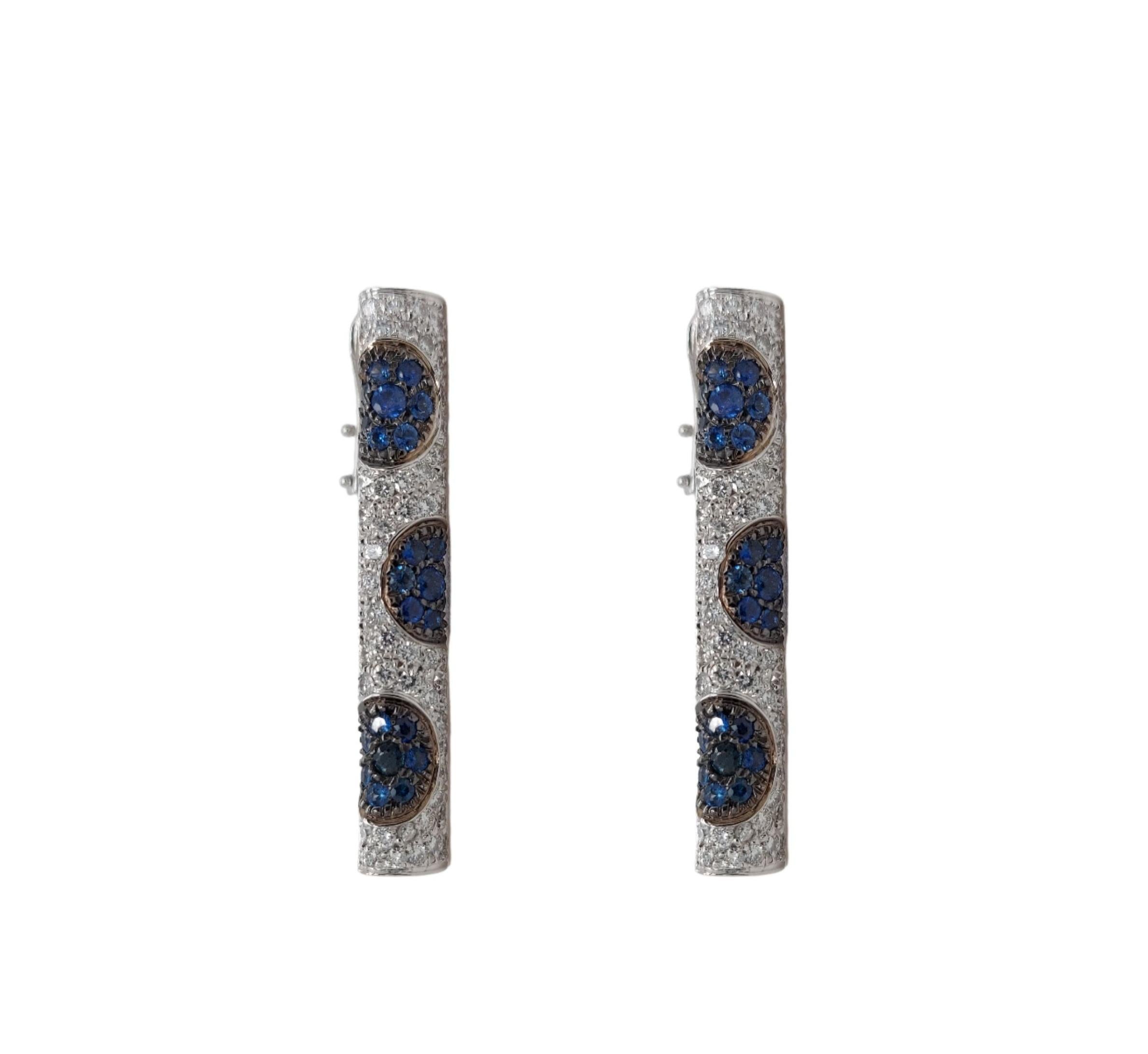 18kt White Gold Bar Earrings with 2.04ct White and 2ct sapphires In New Condition For Sale In Antwerp, BE