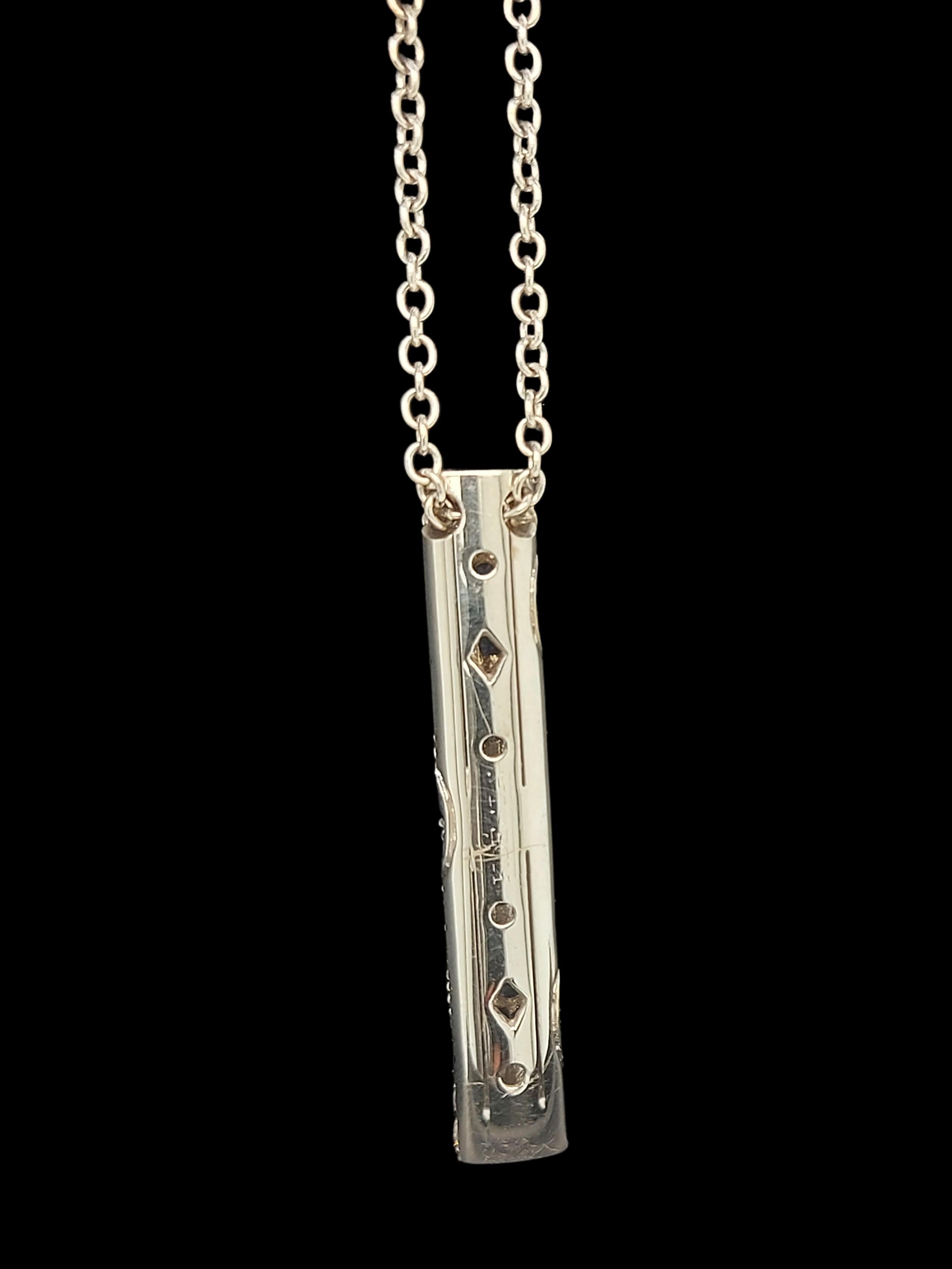 18kt White Gold Bar Necklace With 1ct Diamonds and 0.57ct Sapphires   For Sale 6
