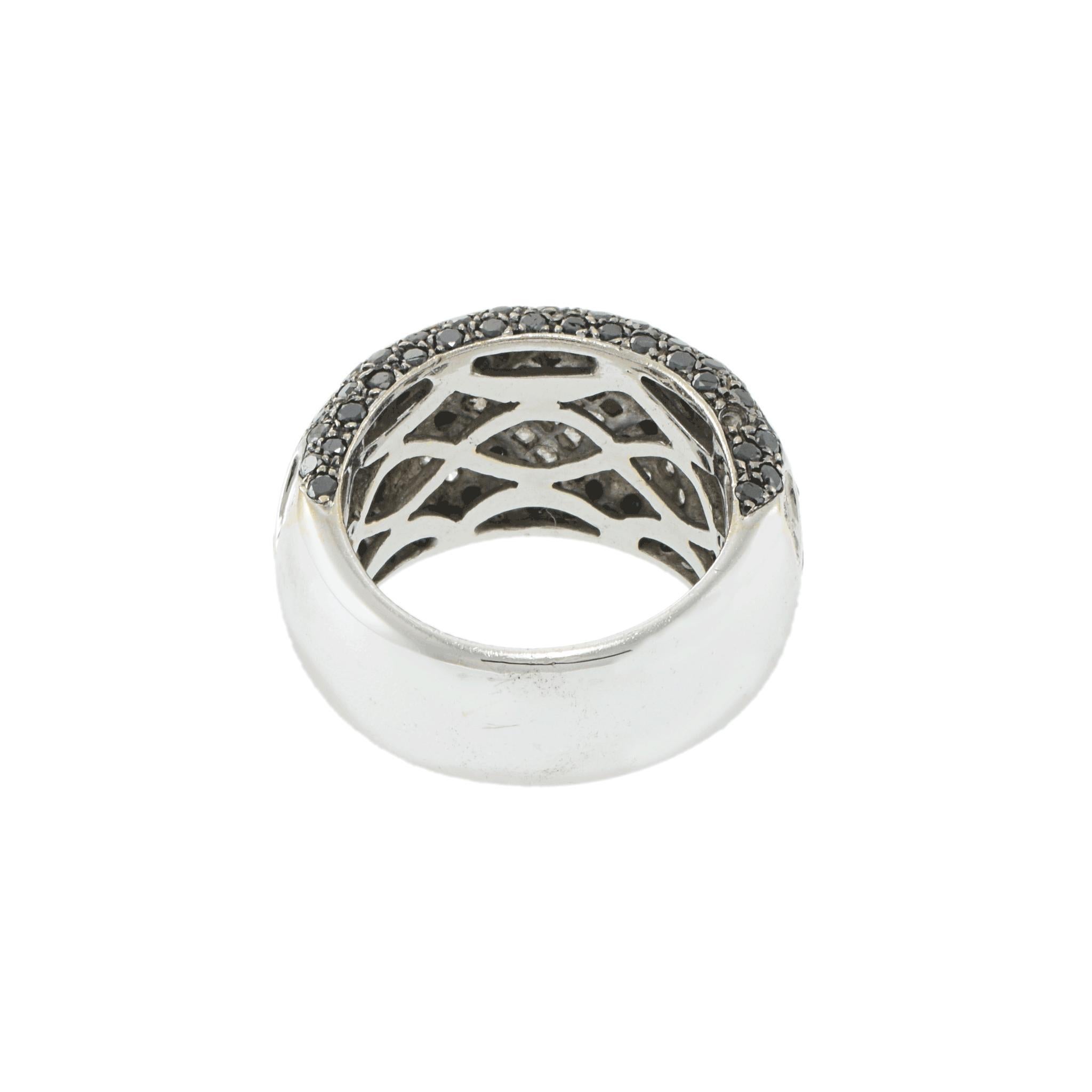 Fascia con diamanti bianchi e neri in oro bianco 18KT in vendita 2