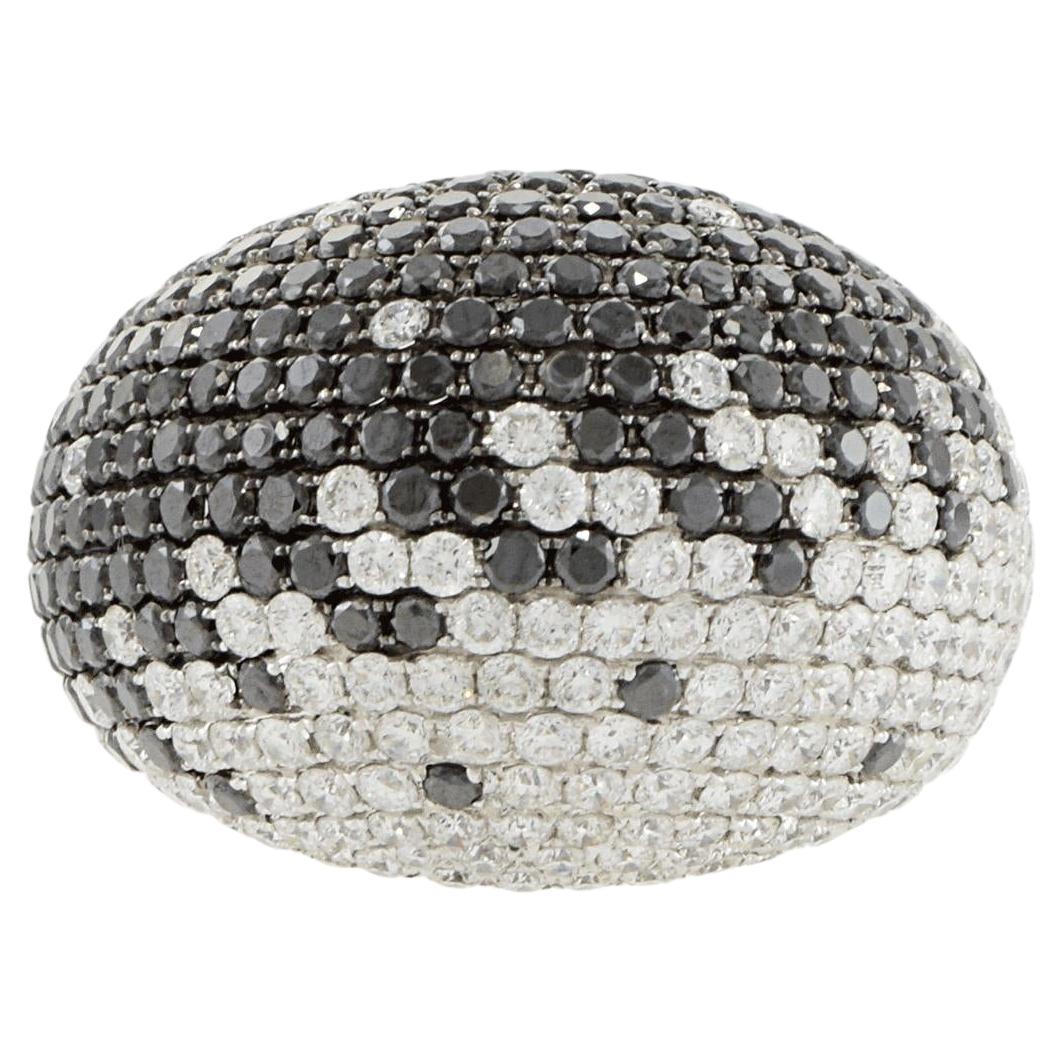 18KT White Gold Black and White Diamond Dome Ring