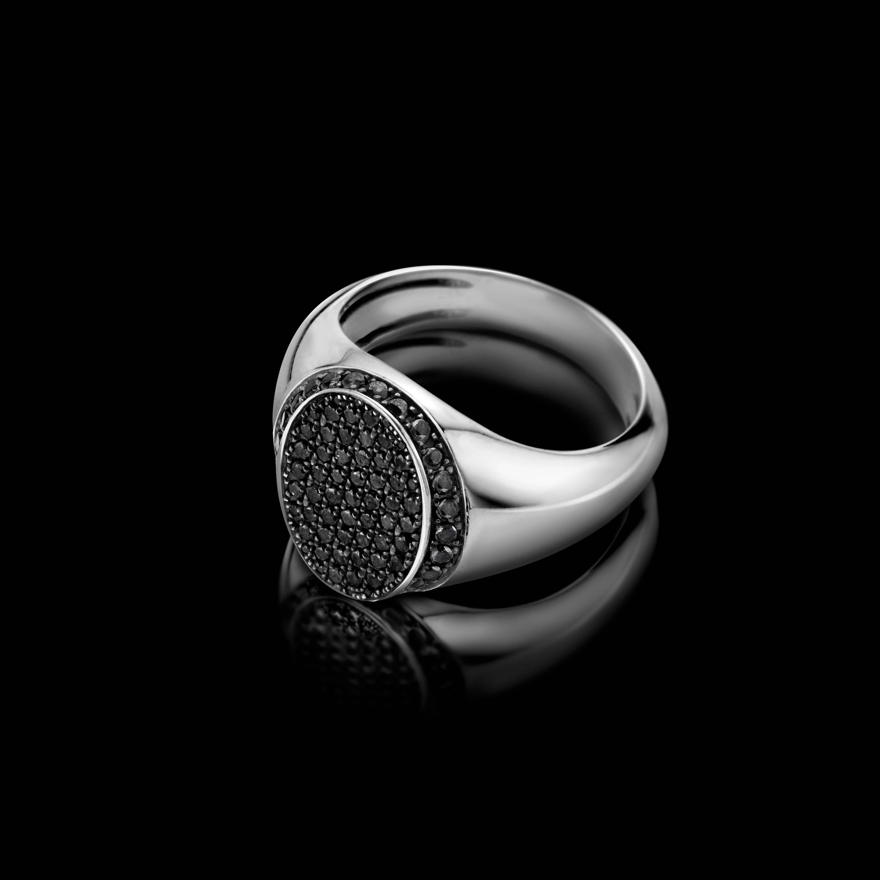 Round Cut 18kt White Gold & Black Diamond Signet Ring For Sale