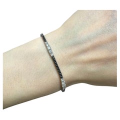 18KT White Gold Black & White Diamond Bracelet – DB0067 ILJS