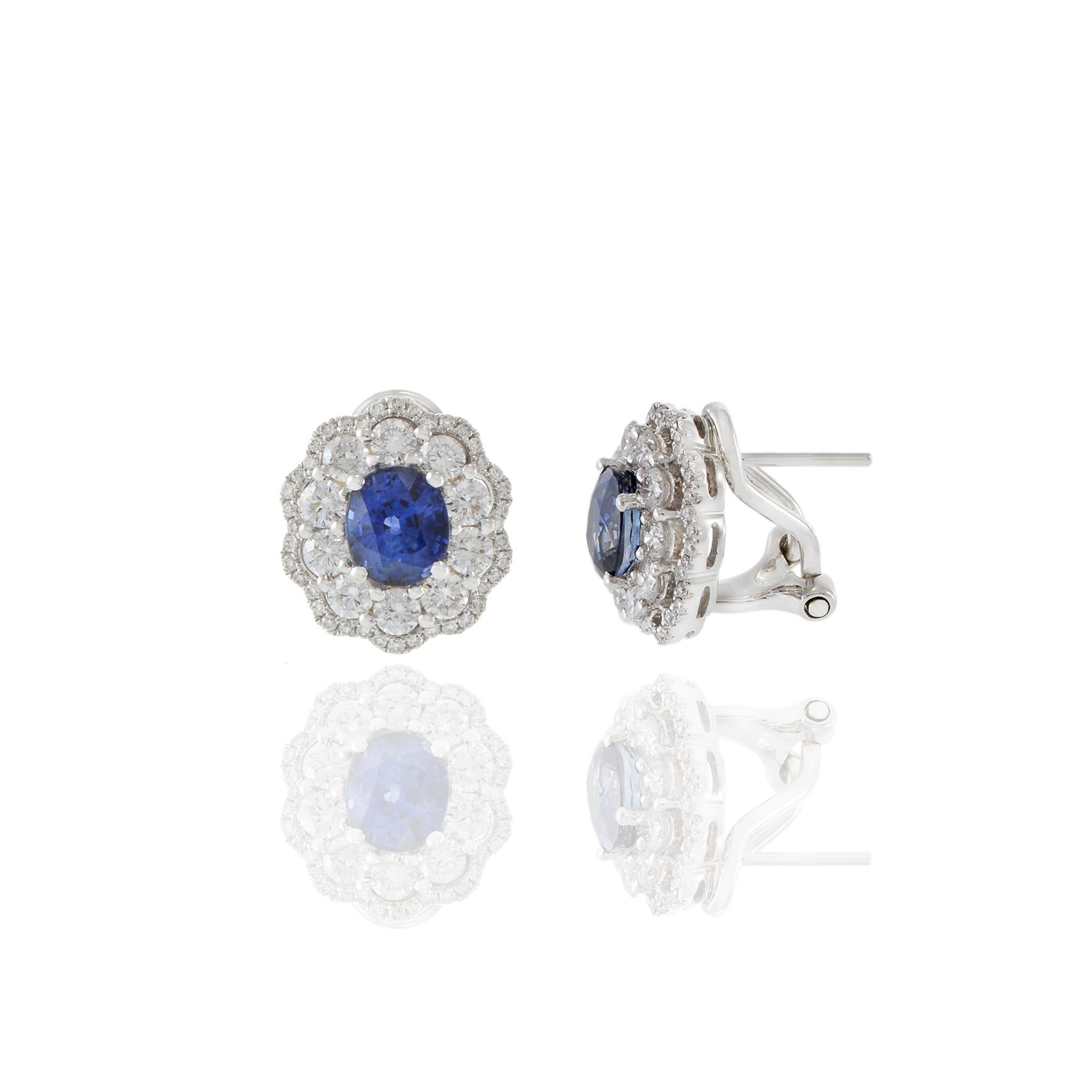 Women's 18KT White Gold Blue Sapphire And Diamond Earrings For Sale
