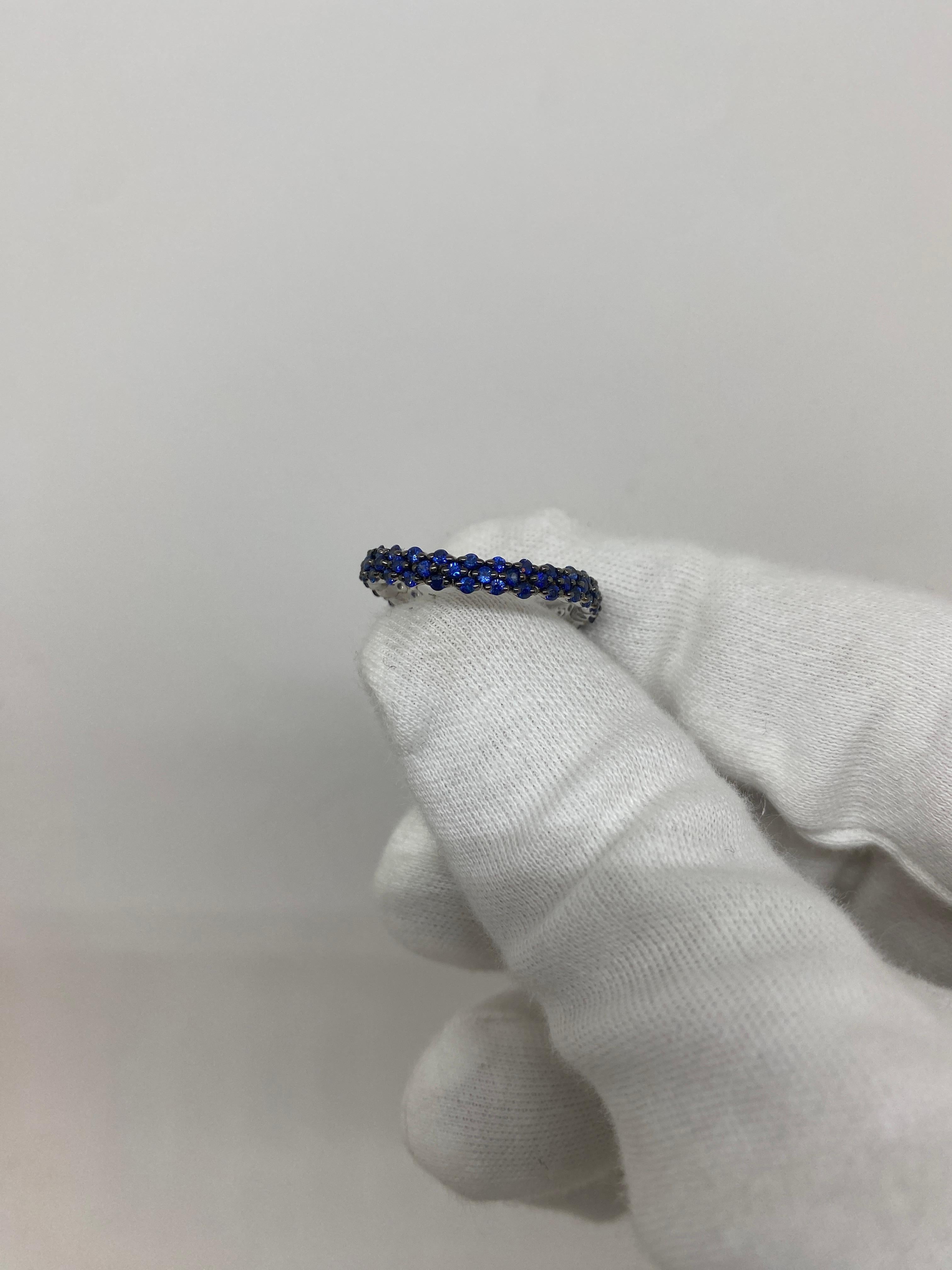 Brilliant Cut 18Kt White Gold Riviere Ring Blue Sapphires 1.29 ct For Sale
